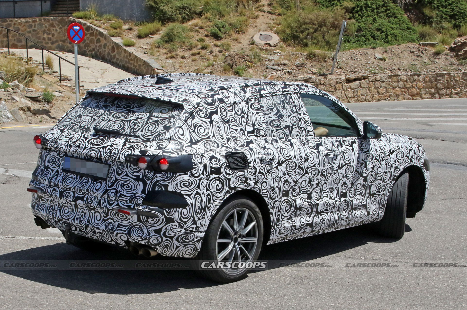 2025 Audi SQ5 Flaunts Its New Design And Four-Tailpipe Exhaust System In First Photos