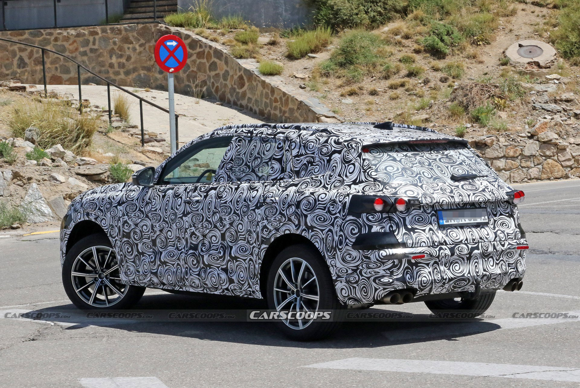 2025 Audi SQ5 Flaunts Its New Design And Four-Tailpipe Exhaust System In First Photos