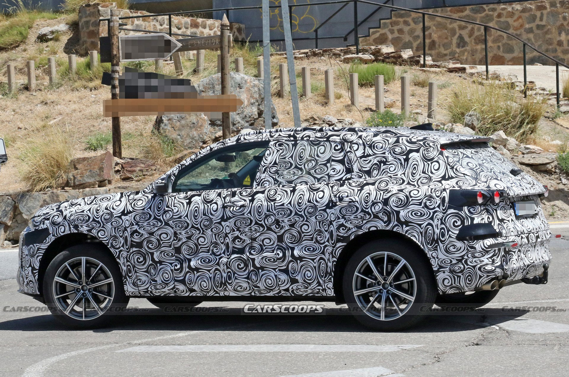 2025 Audi SQ5 Flaunts Its New Design And Four-Tailpipe Exhaust System In First Photos