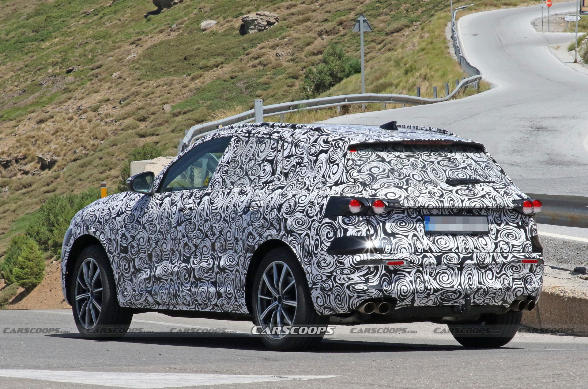 2025 Audi SQ5 Flaunts Its New Design And Four-Tailpipe Exhaust System In First Photos