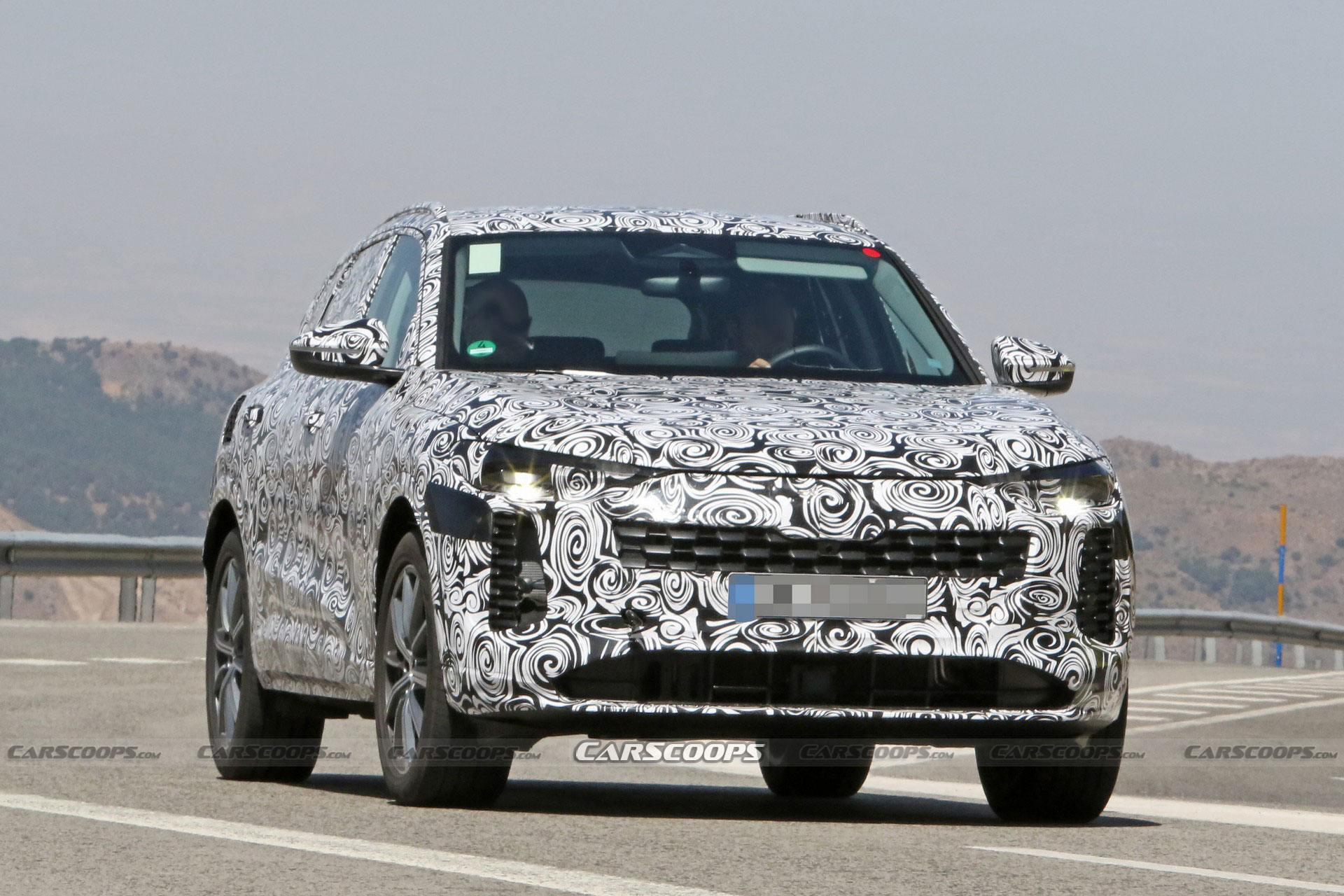 2025 Audi SQ5 Flaunts Its New Design And Four-Tailpipe Exhaust System In First Photos