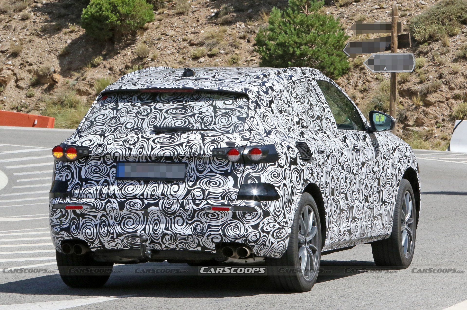 2025 Audi SQ5 Flaunts Its New Design And Four-Tailpipe Exhaust System In First Photos