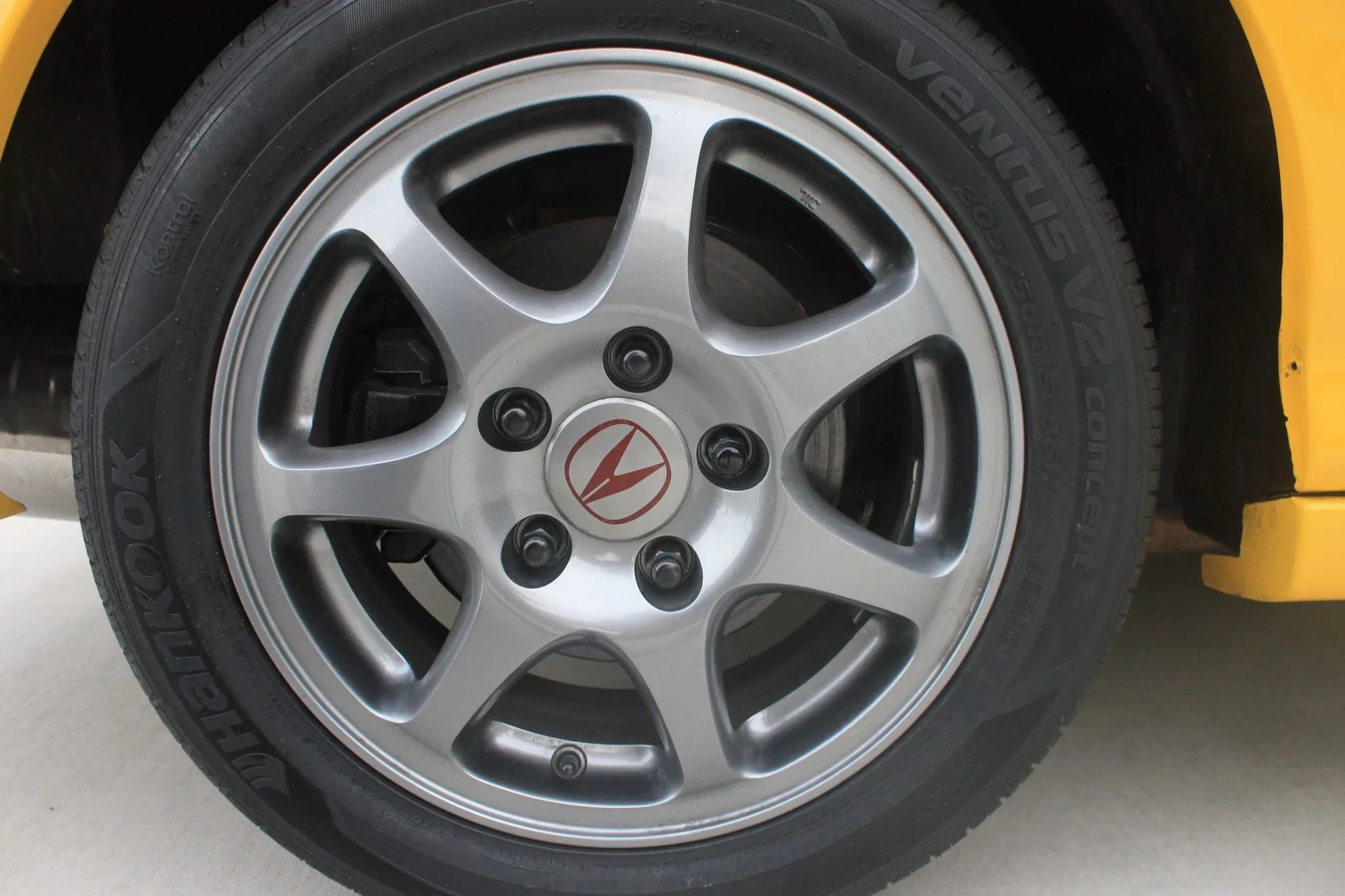 It’s Not Too Early To Ask Santa For This 2001 Acura Integra Type R