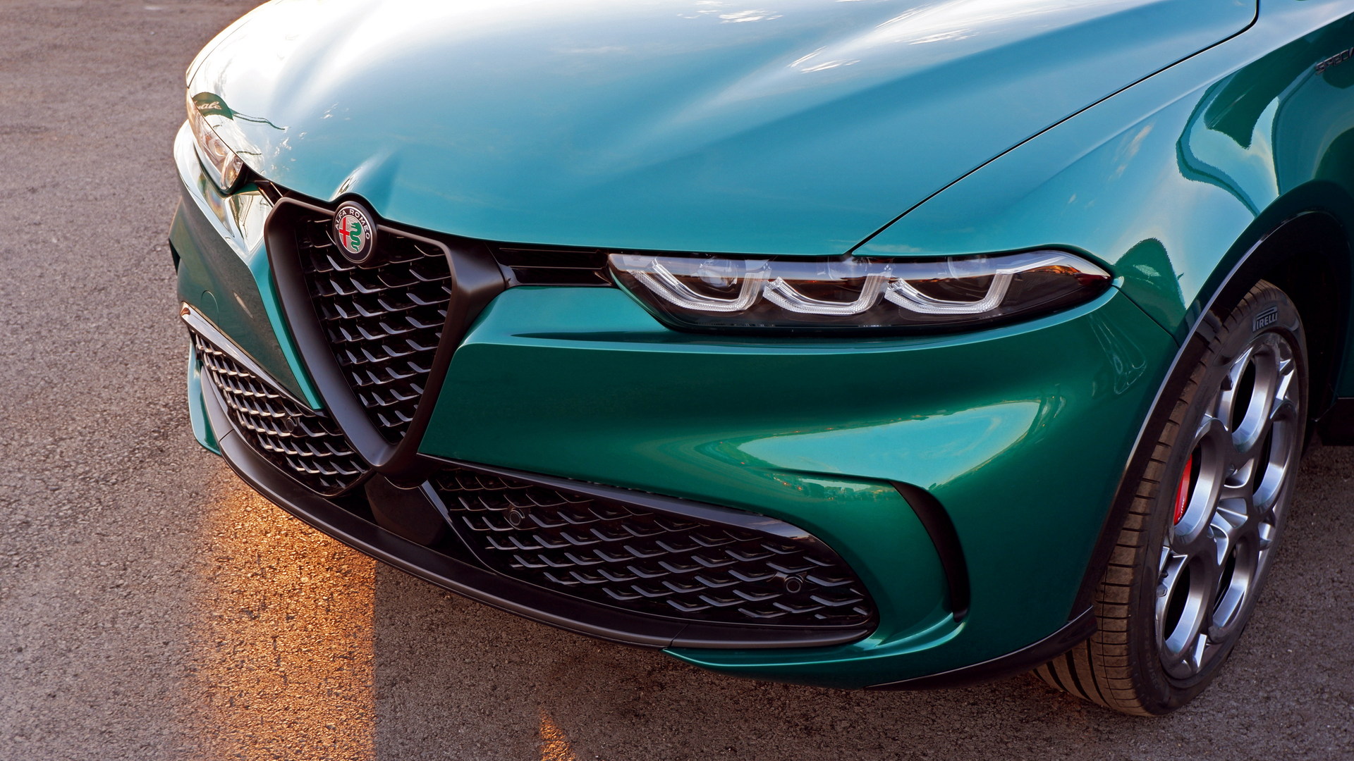 We Get Up Close To The New 2023 Alfa Romeo Tonale Compact SUV