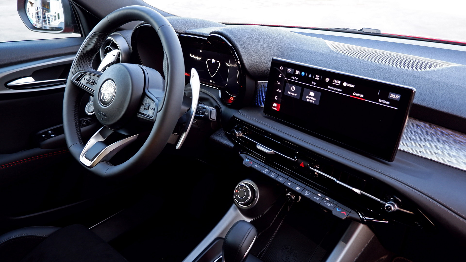 We Get Up Close To The New 2023 Alfa Romeo Tonale Compact SUV