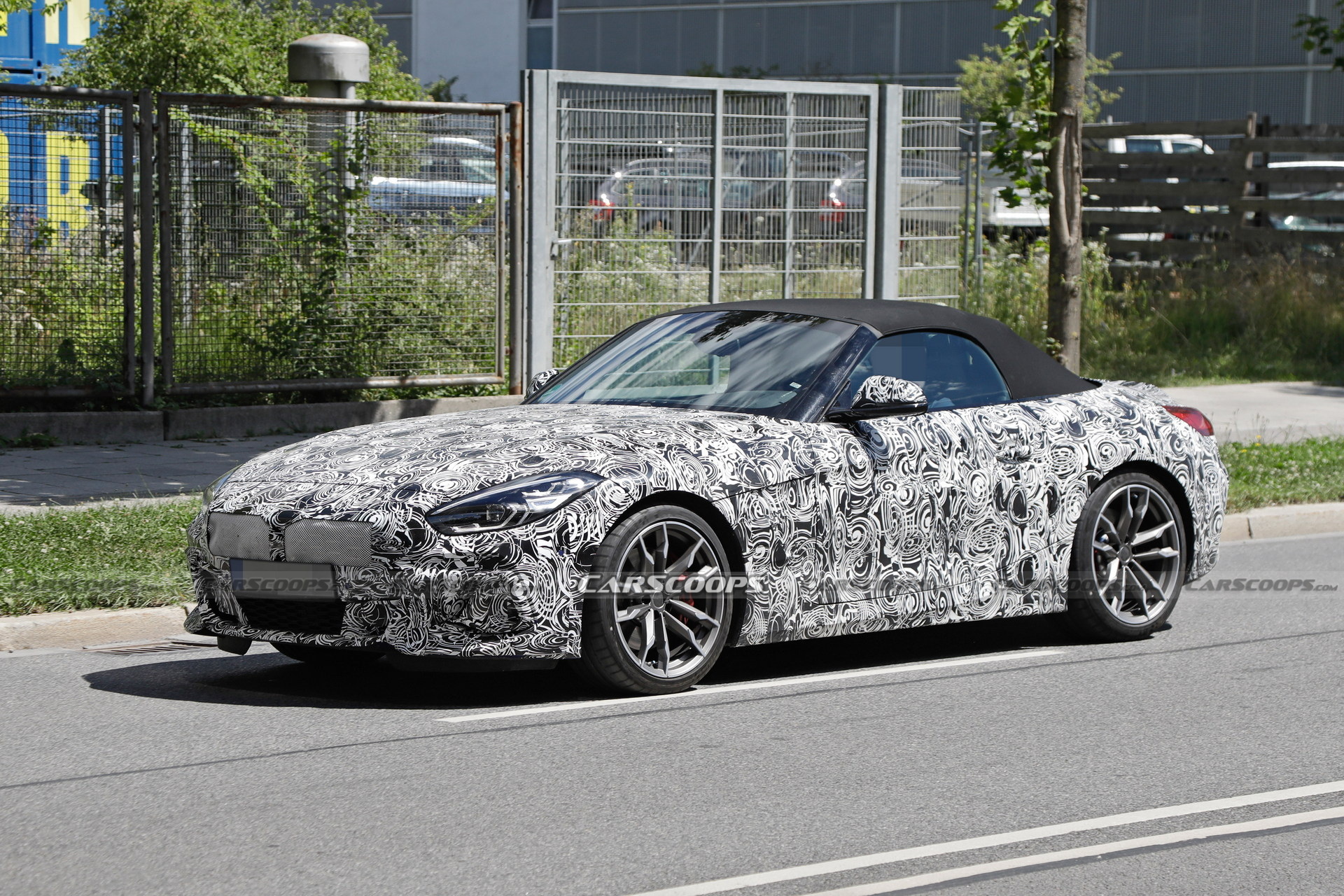 2023 BMW Z4 Facelift Leak Briefly Reveals Thundernight Metallic Purple