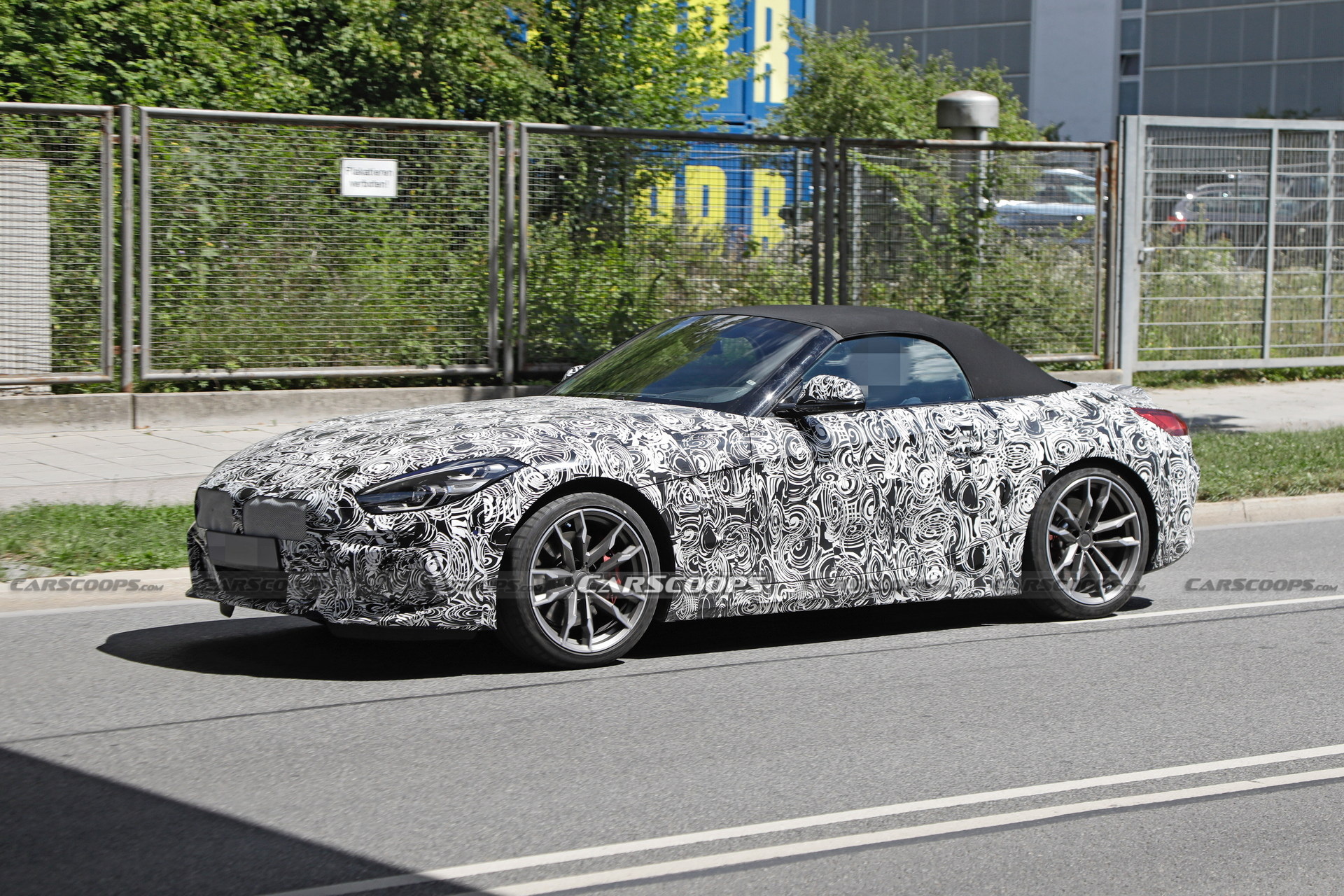 2023 BMW Z4 Facelift Leak Briefly Reveals Thundernight Metallic Purple