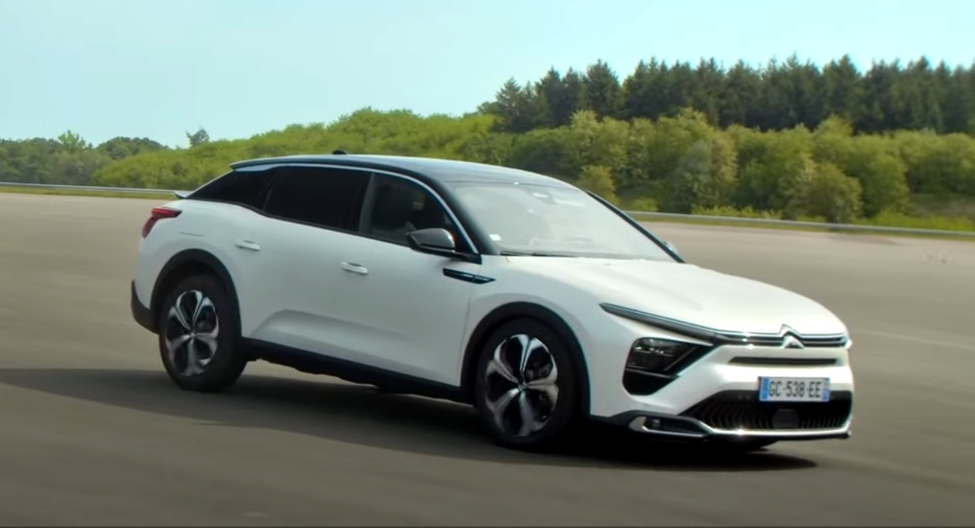 Watch The Citroen C5 X’s Advanced Comfort Active Suspension In Action