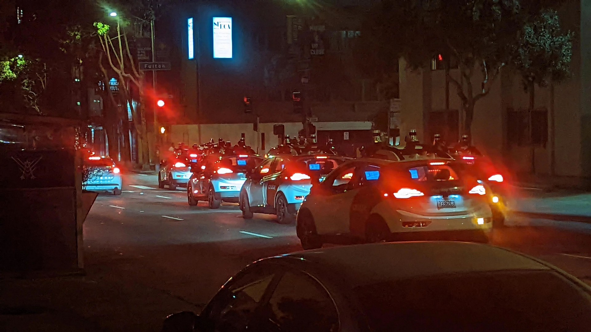 Swarm Of Cruise Robotaxis Got Confused And Blocked Off A San Francisco Street
