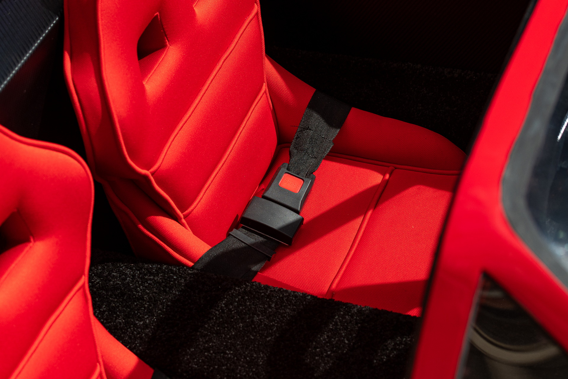 This Fancy Go Kart Is Shaped After The Iconic Ferrari F40