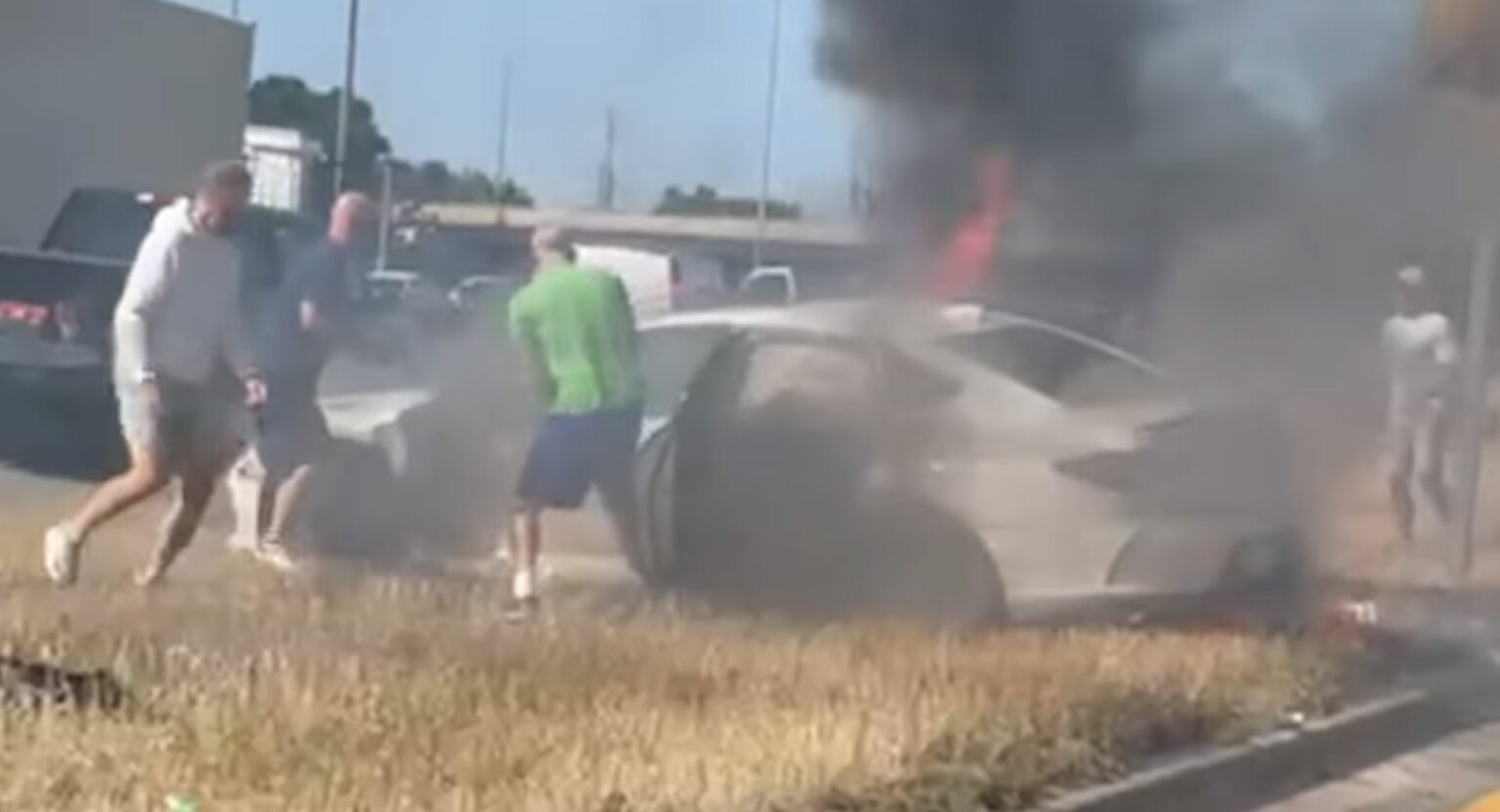 Good Samaritans Pull Driver From Burning Acura In The Nick Of Time ...