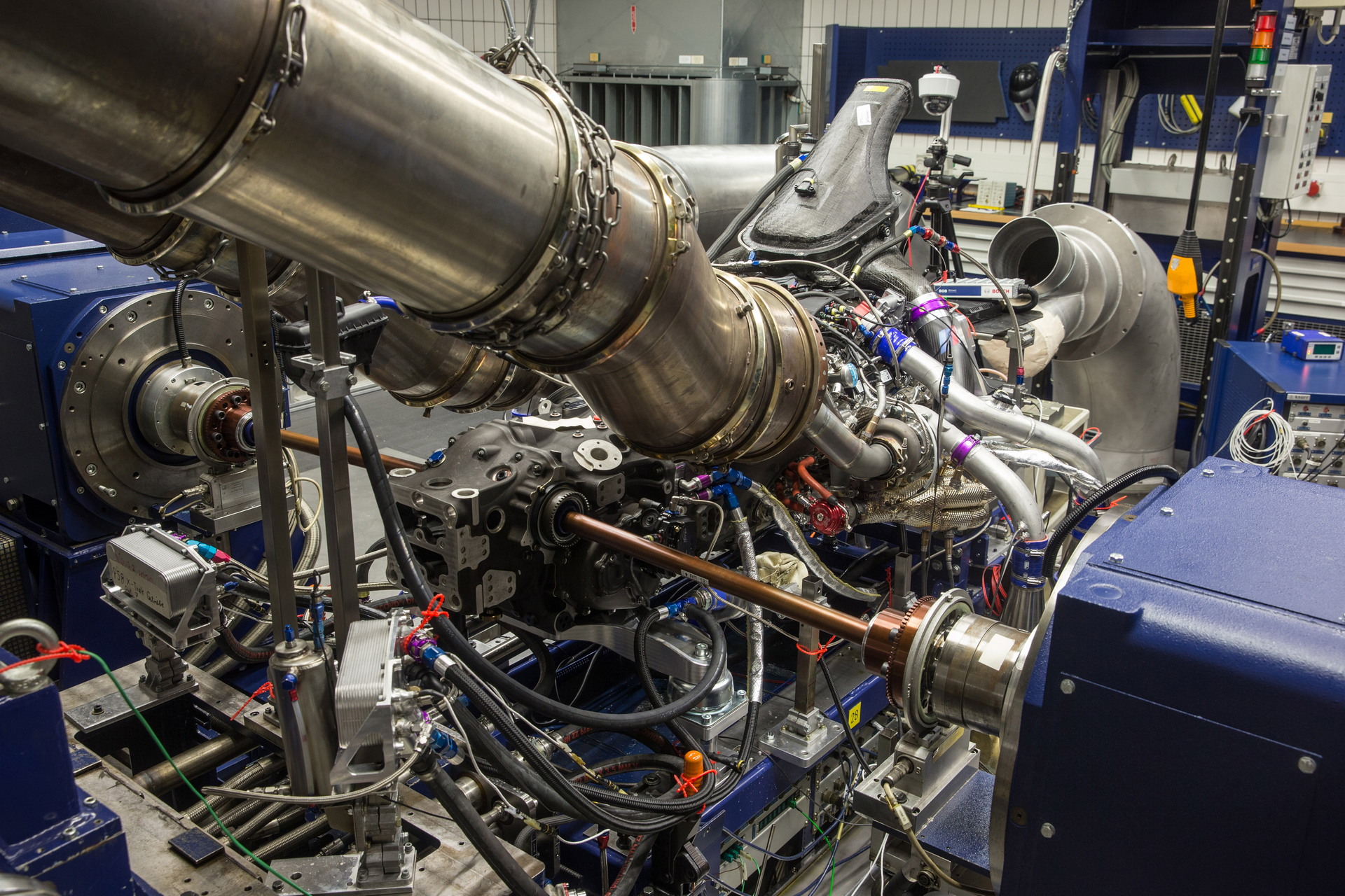 BMW’s M Division Details The Inner Workings Of Its Hybrid V8 Turbo Engine For LMDh Racing