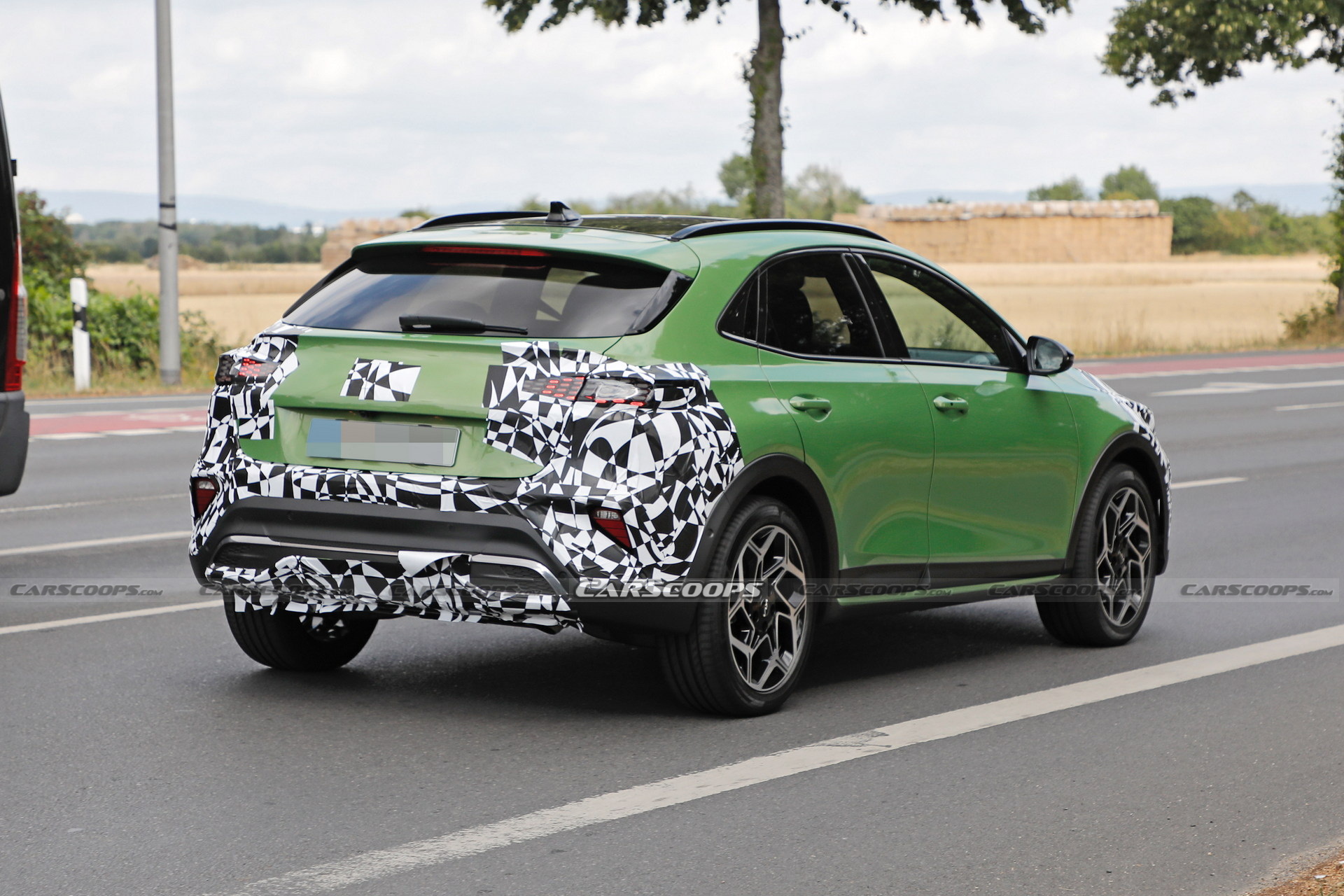 Kia XCeed Facelift Spied Flaunting Its Modern LEDs, Days Before Its Debut