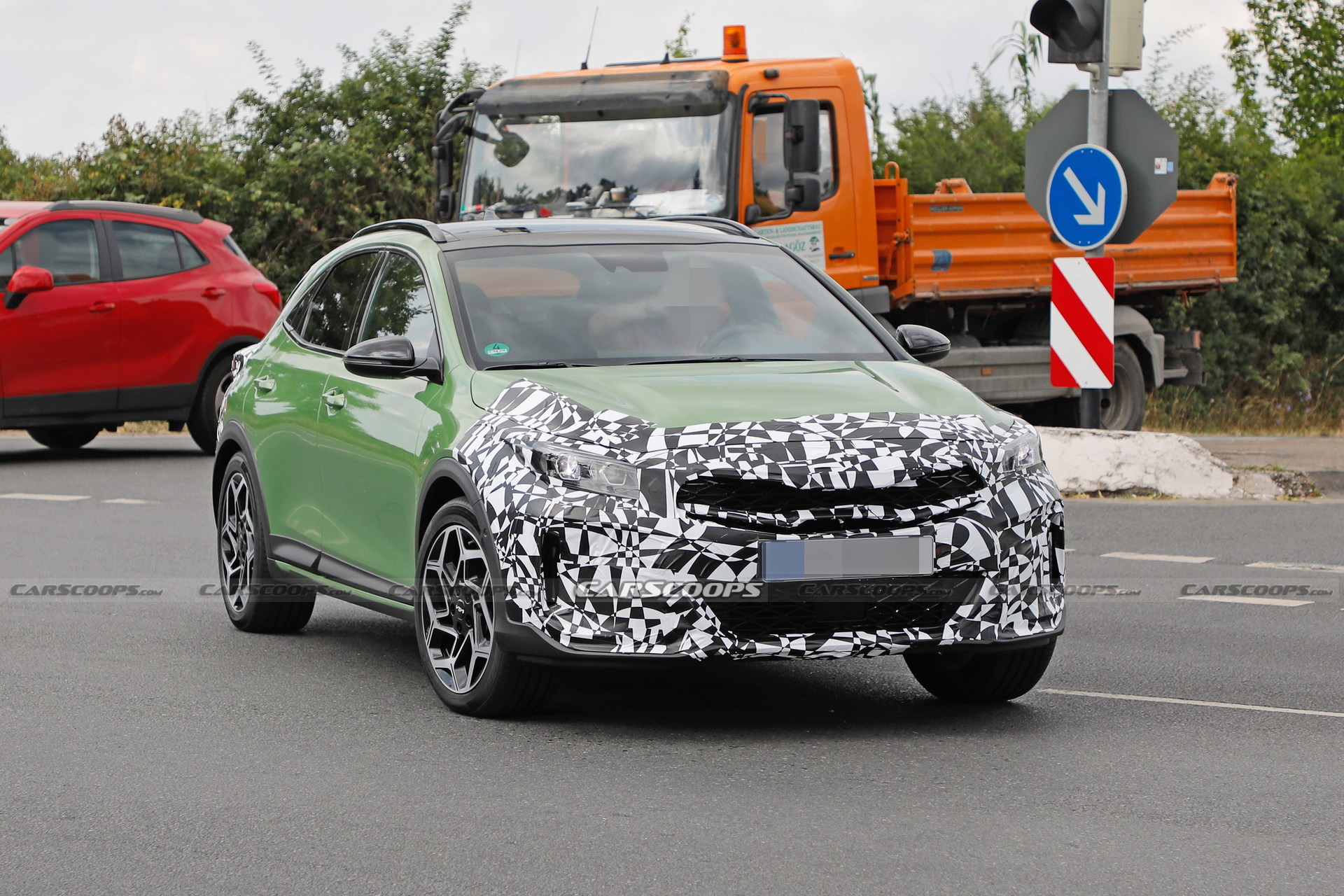 Kia XCeed Facelift Spied Flaunting Its Modern LEDs, Days Before Its Debut