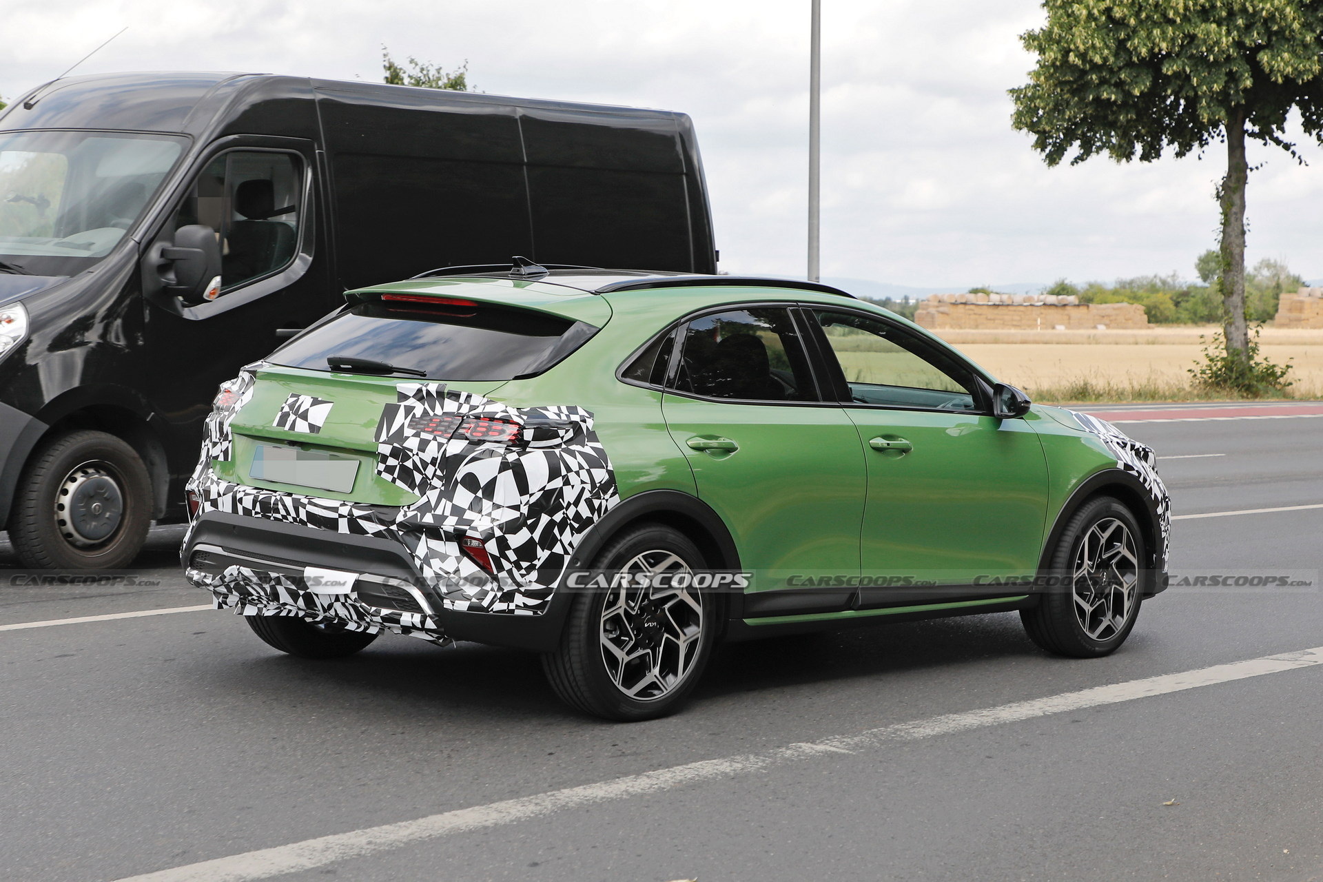 Kia XCeed Facelift Spied Flaunting Its Modern LEDs, Days Before Its Debut