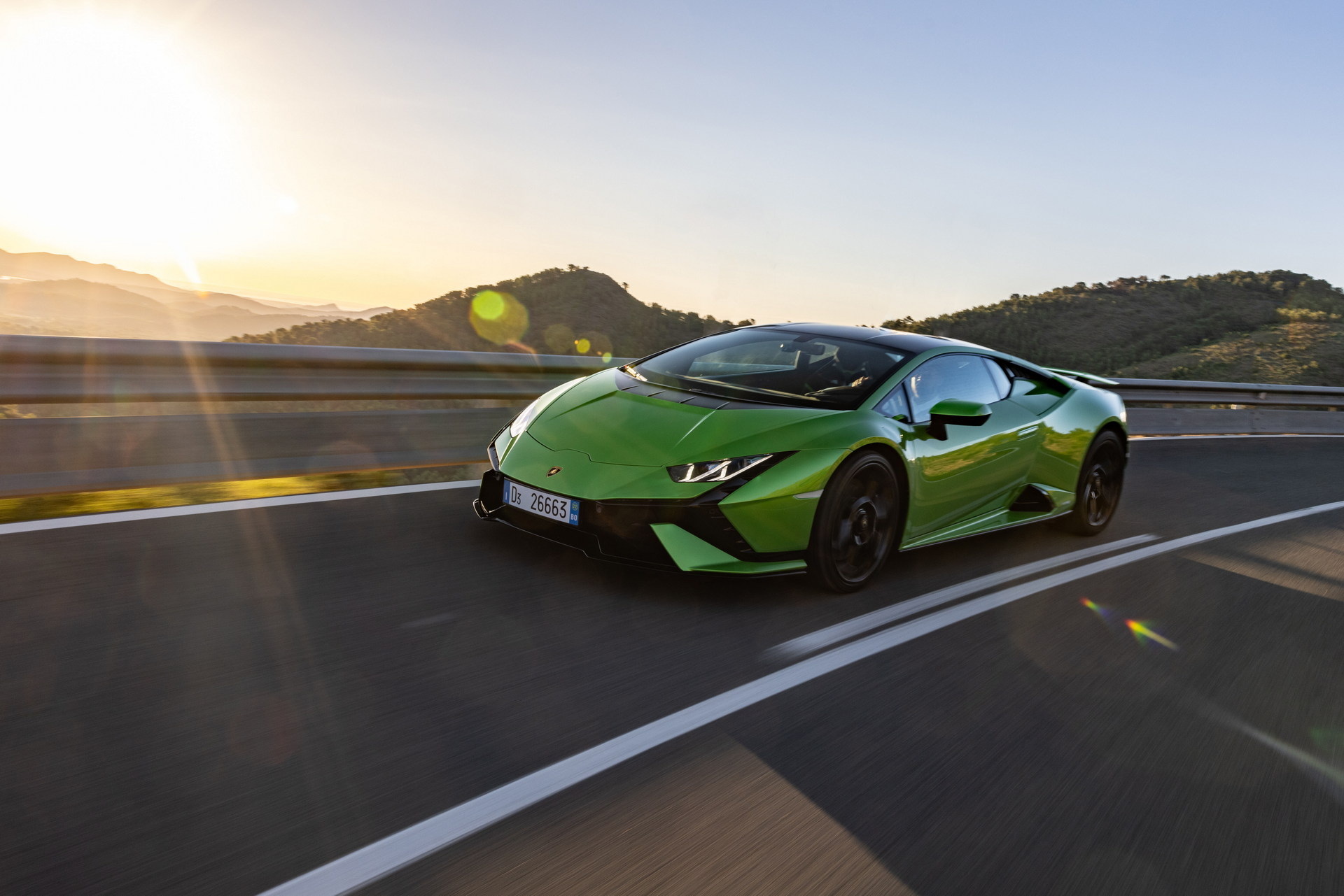 Watch And Hear The Lamborghini Huracan Tecnica Unleashing Its Power On The Streets