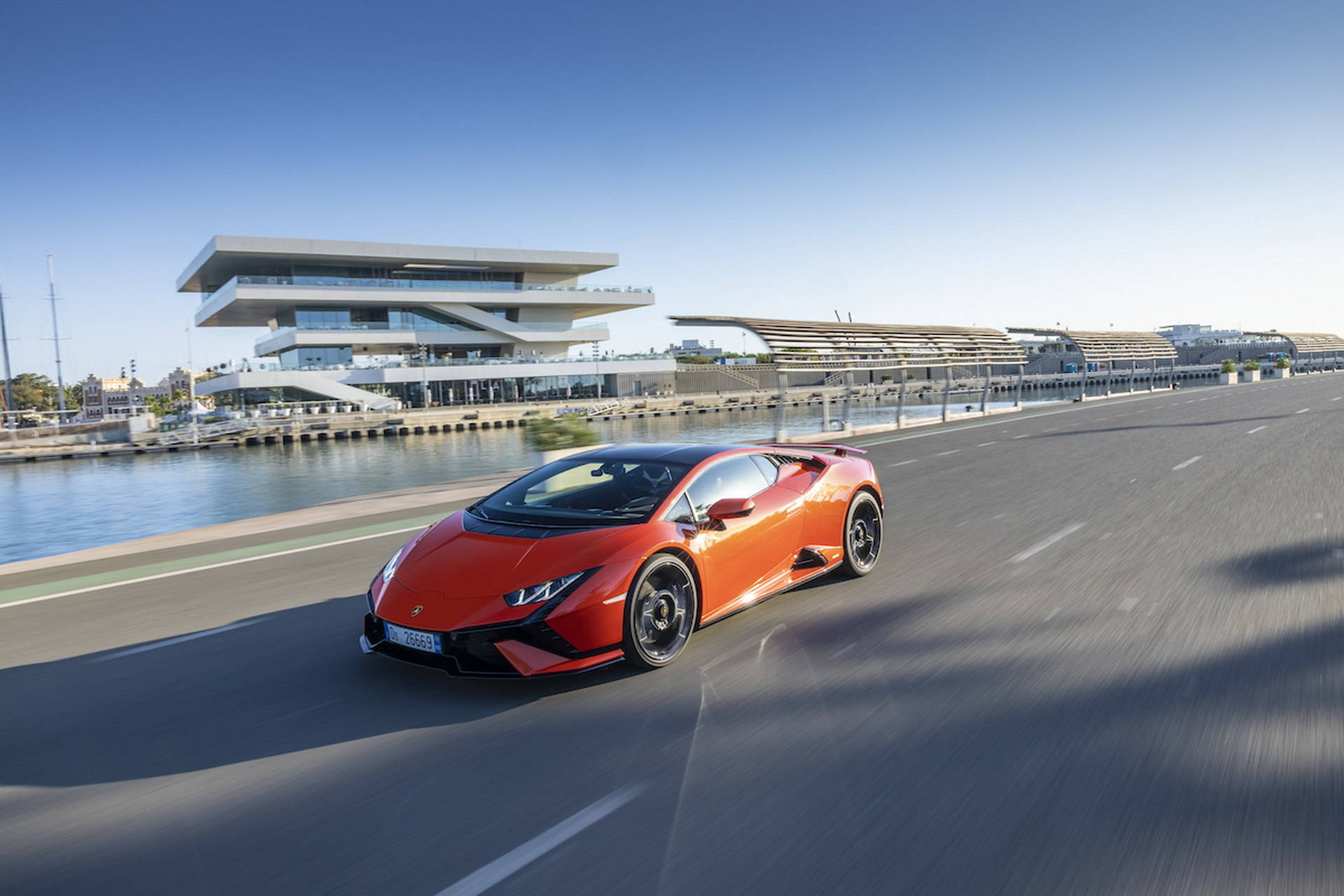 Watch And Hear The Lamborghini Huracan Tecnica Unleashing Its Power On The Streets