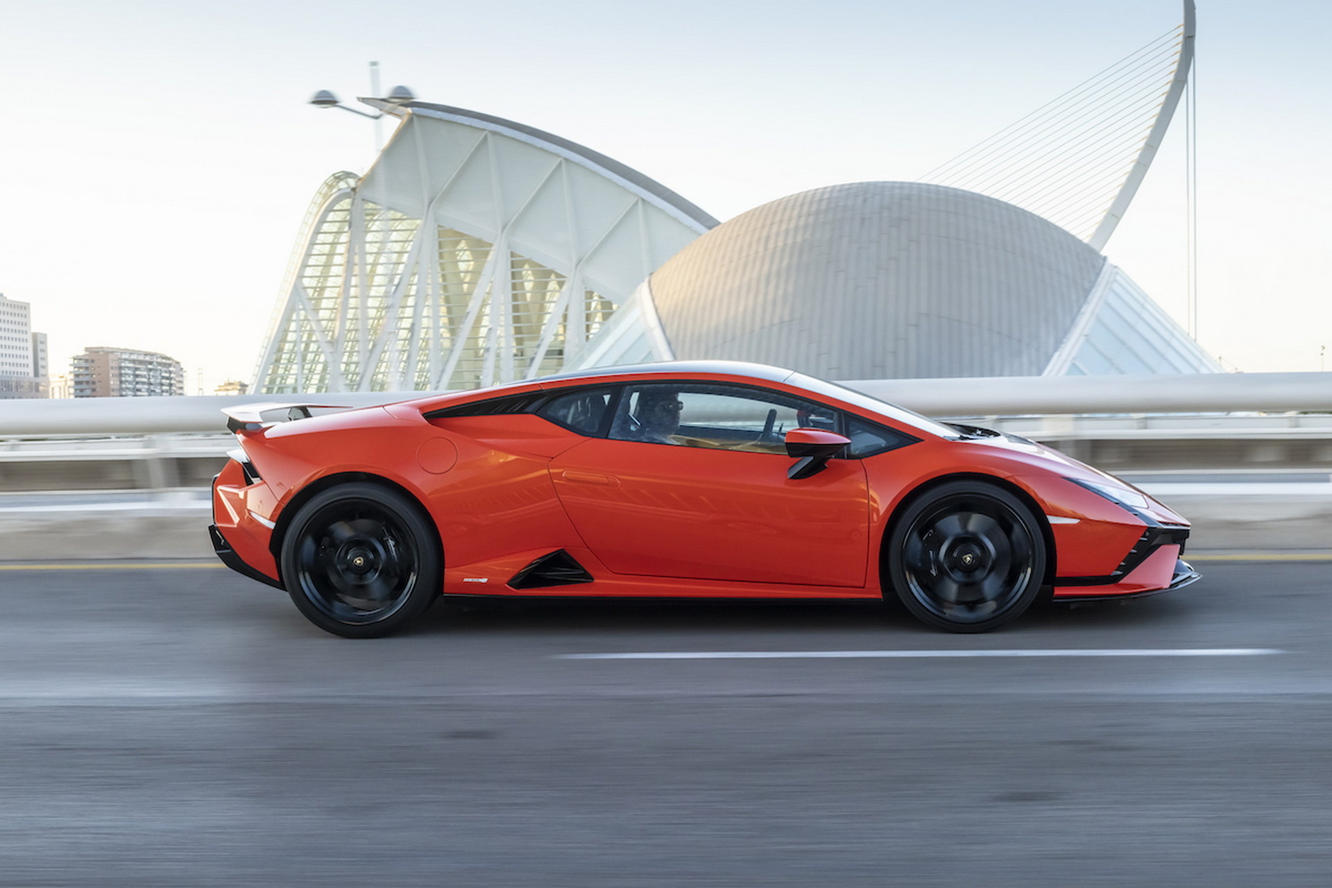 Watch And Hear The Lamborghini Huracan Tecnica Unleashing Its Power On The Streets
