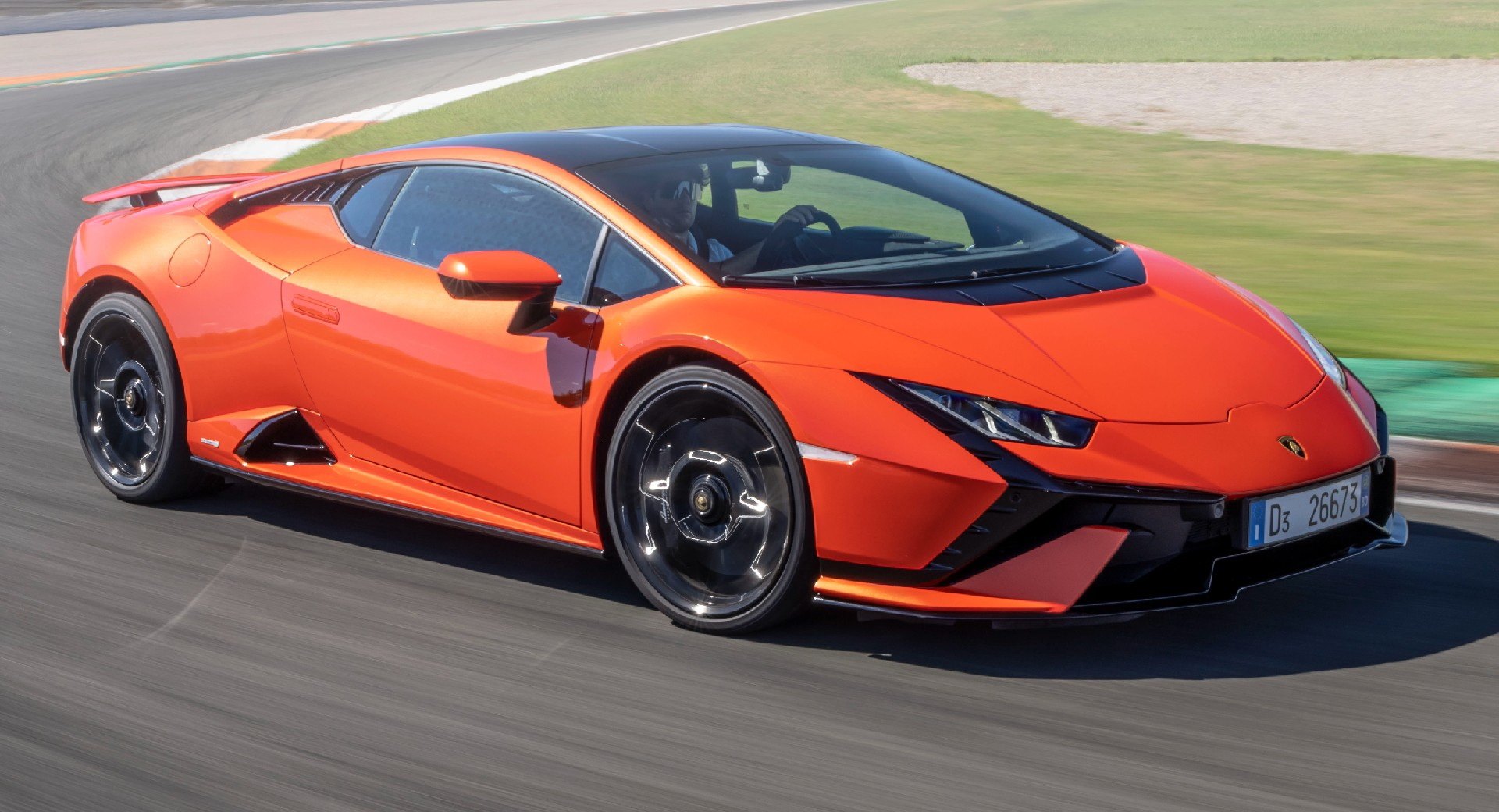 Watch And Hear The Lamborghini Huracan Tecnica Unleashing Its Power On