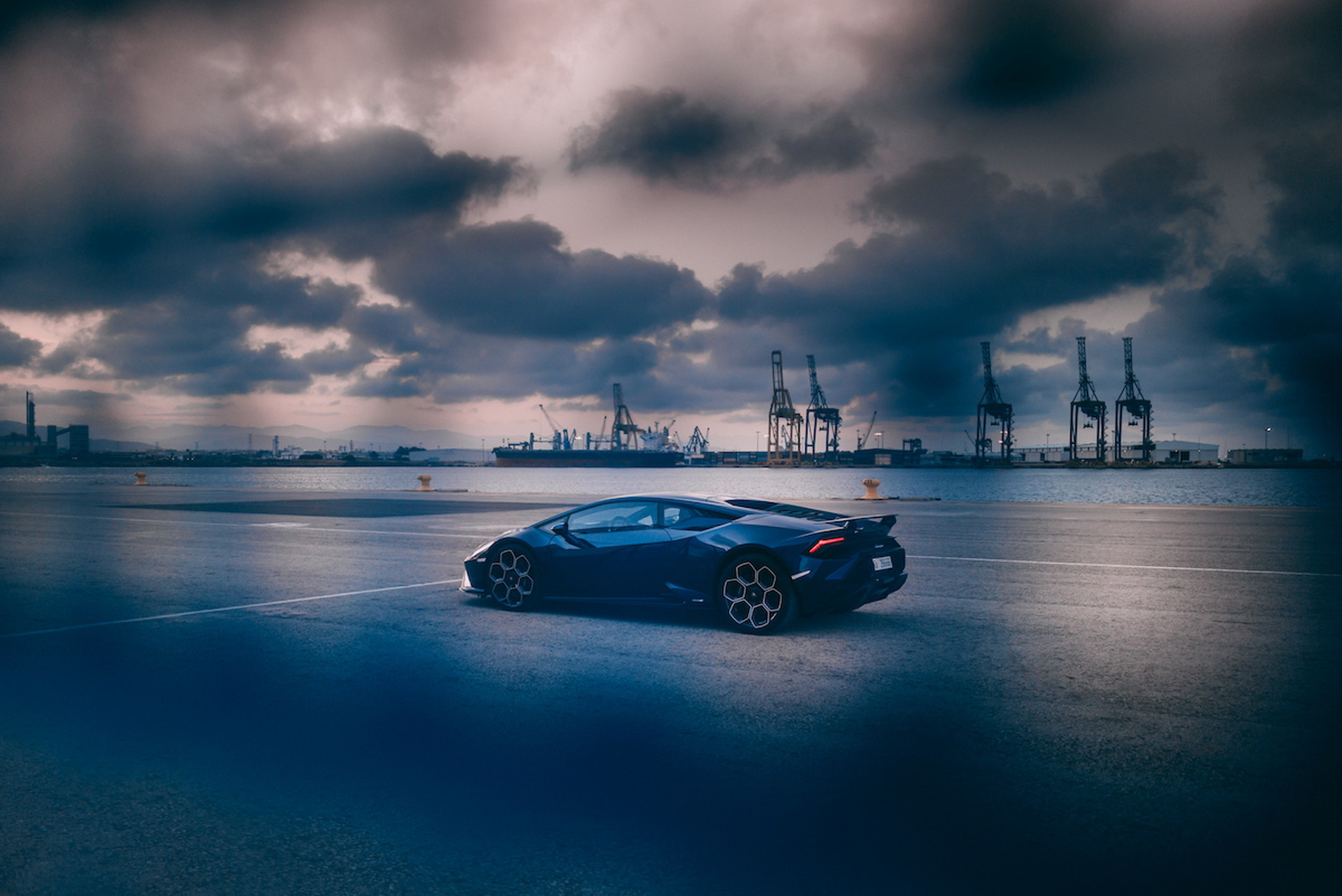 Watch And Hear The Lamborghini Huracan Tecnica Unleashing Its Power On The Streets