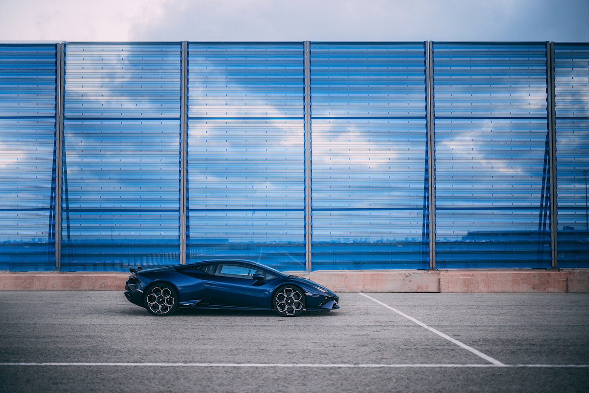 Watch And Hear The Lamborghini Huracan Tecnica Unleashing Its Power On The Streets