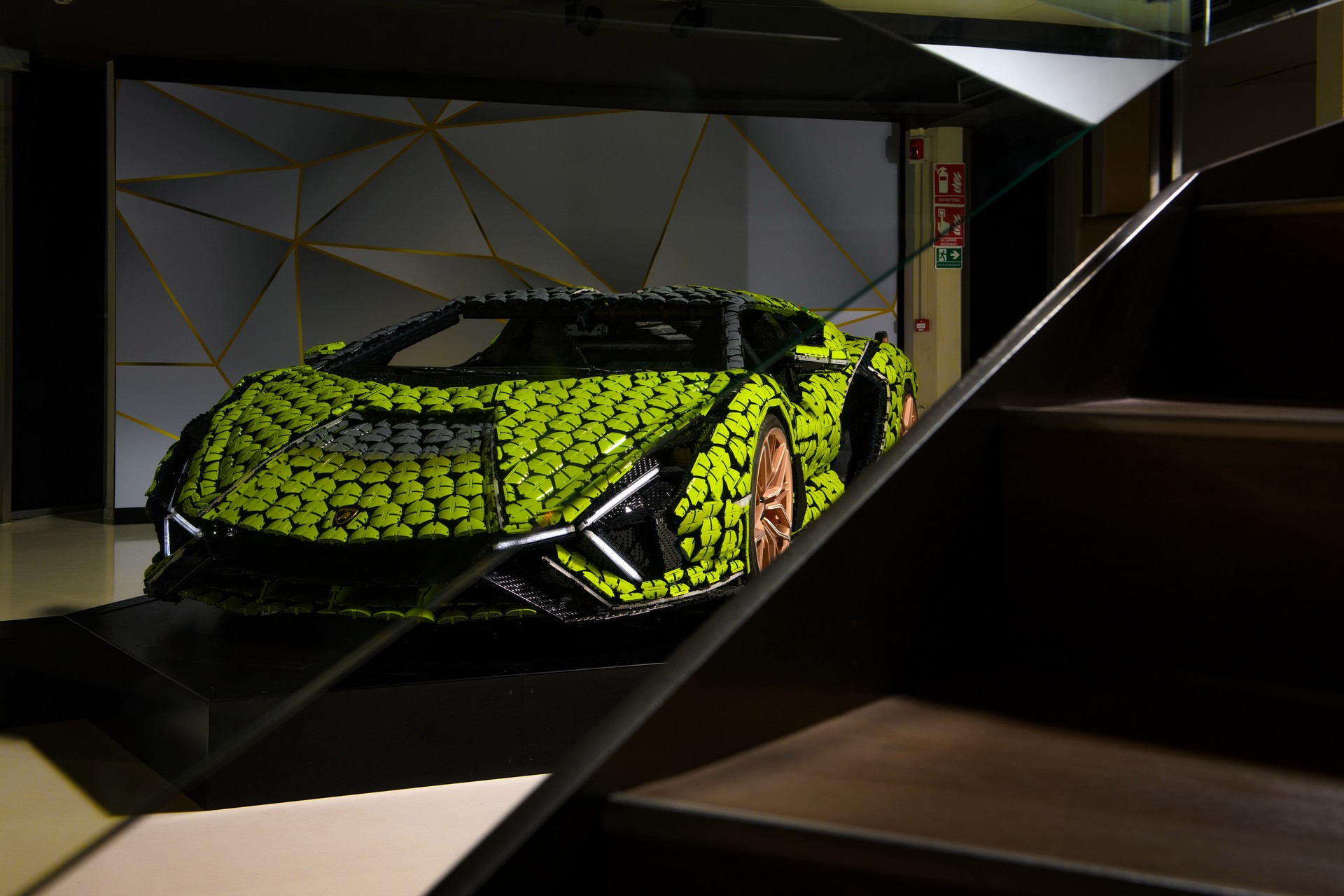 1:1 Scale LEGO Technic Lamborghini Sián FKP 37 Goes On Display, Made Out Of 400,000+ Pieces