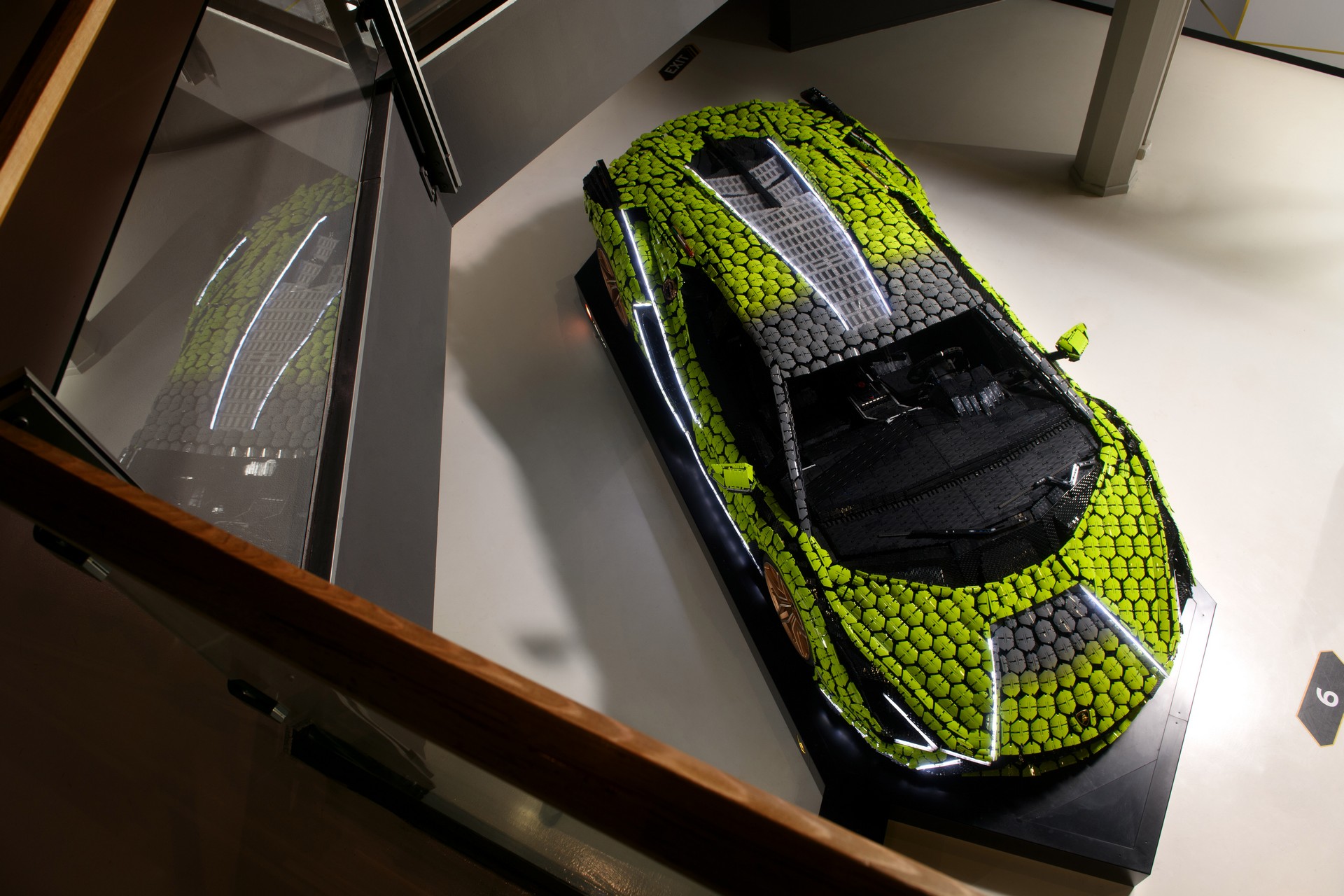 1:1 Scale LEGO Technic Lamborghini Sián FKP 37 Goes On Display, Made Out Of 400,000+ Pieces