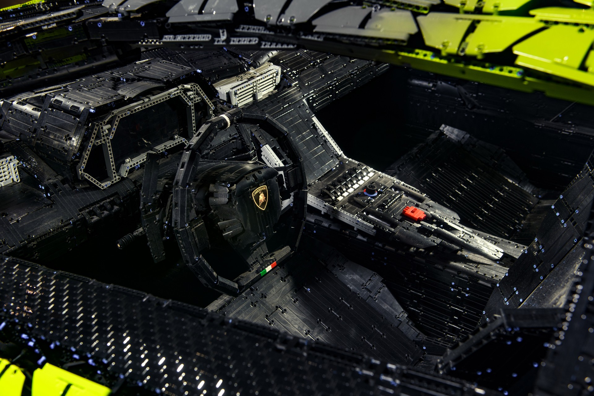 1:1 Scale LEGO Technic Lamborghini Sián FKP 37 Goes On Display, Made Out Of 400,000+ Pieces
