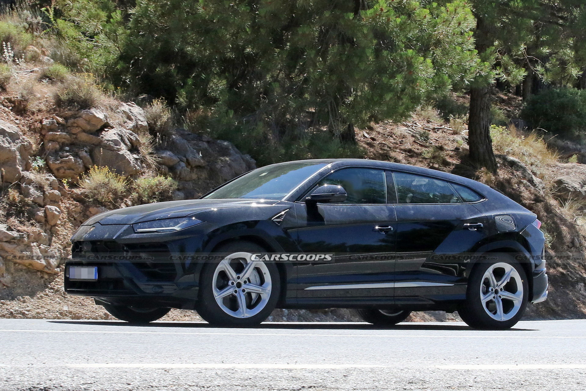 Lamborghini Urus PHEV Spied Flaunting Its Charging Port