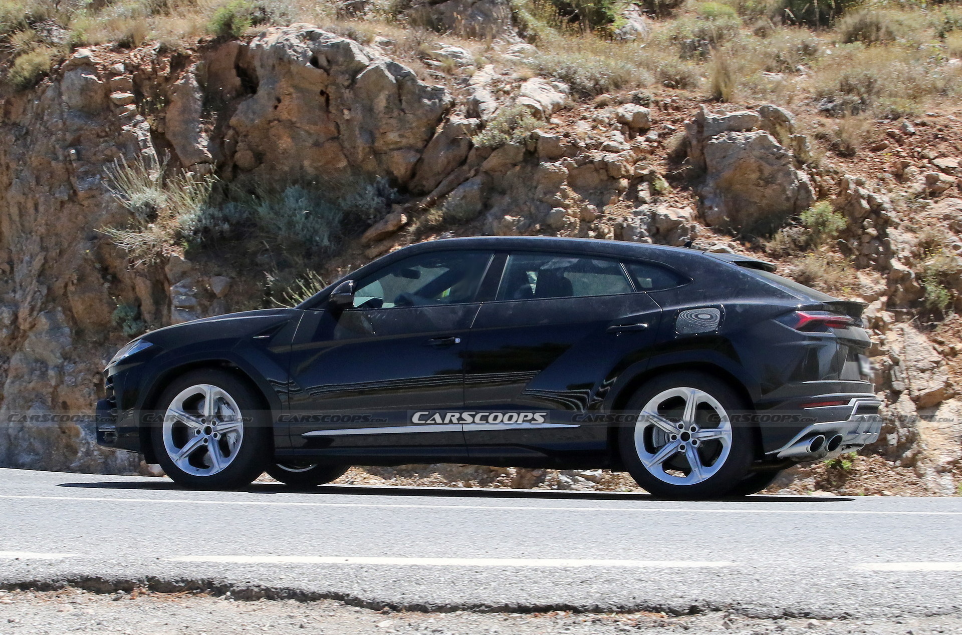 Lamborghini Urus PHEV Spied Flaunting Its Charging Port