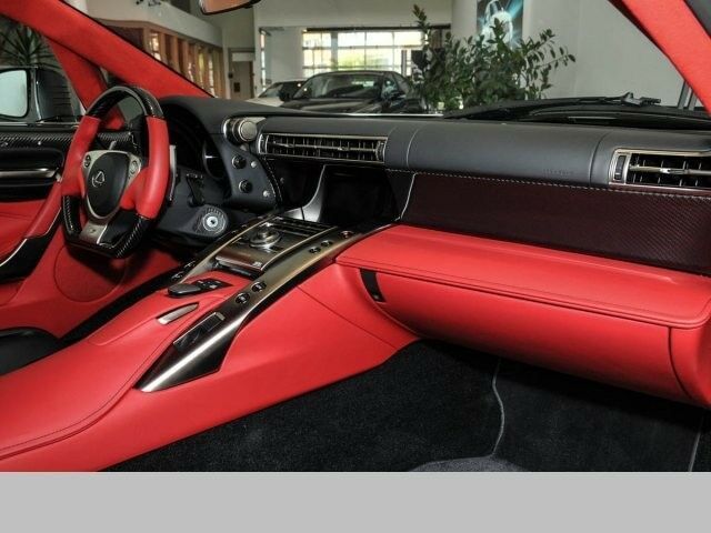 No One Is Willing To Buy This Chrome Lexus LFA For $1 Million