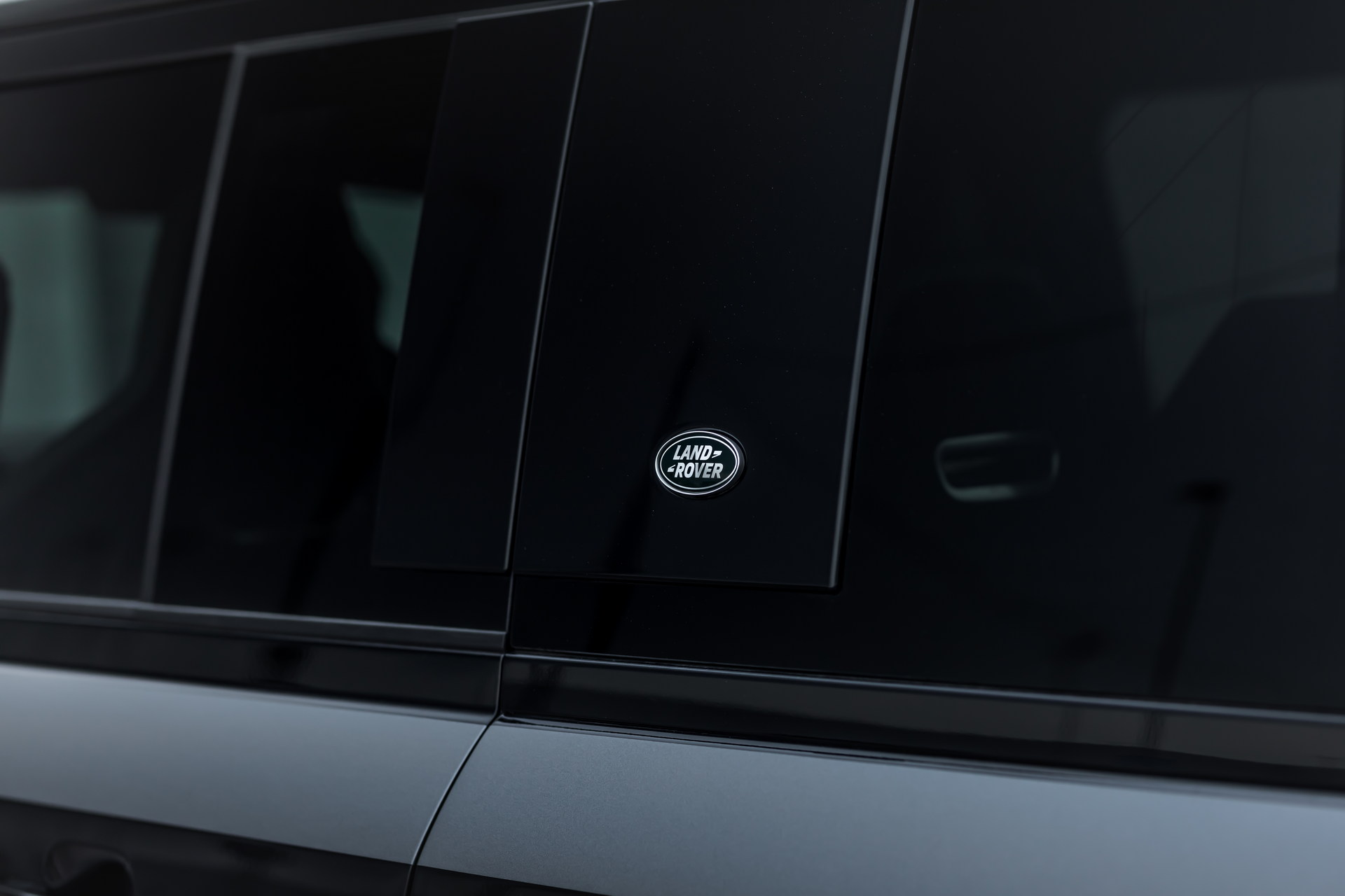 Manhart Gives The Land Rover Defender 505 Hp And 24-Inch Wheels