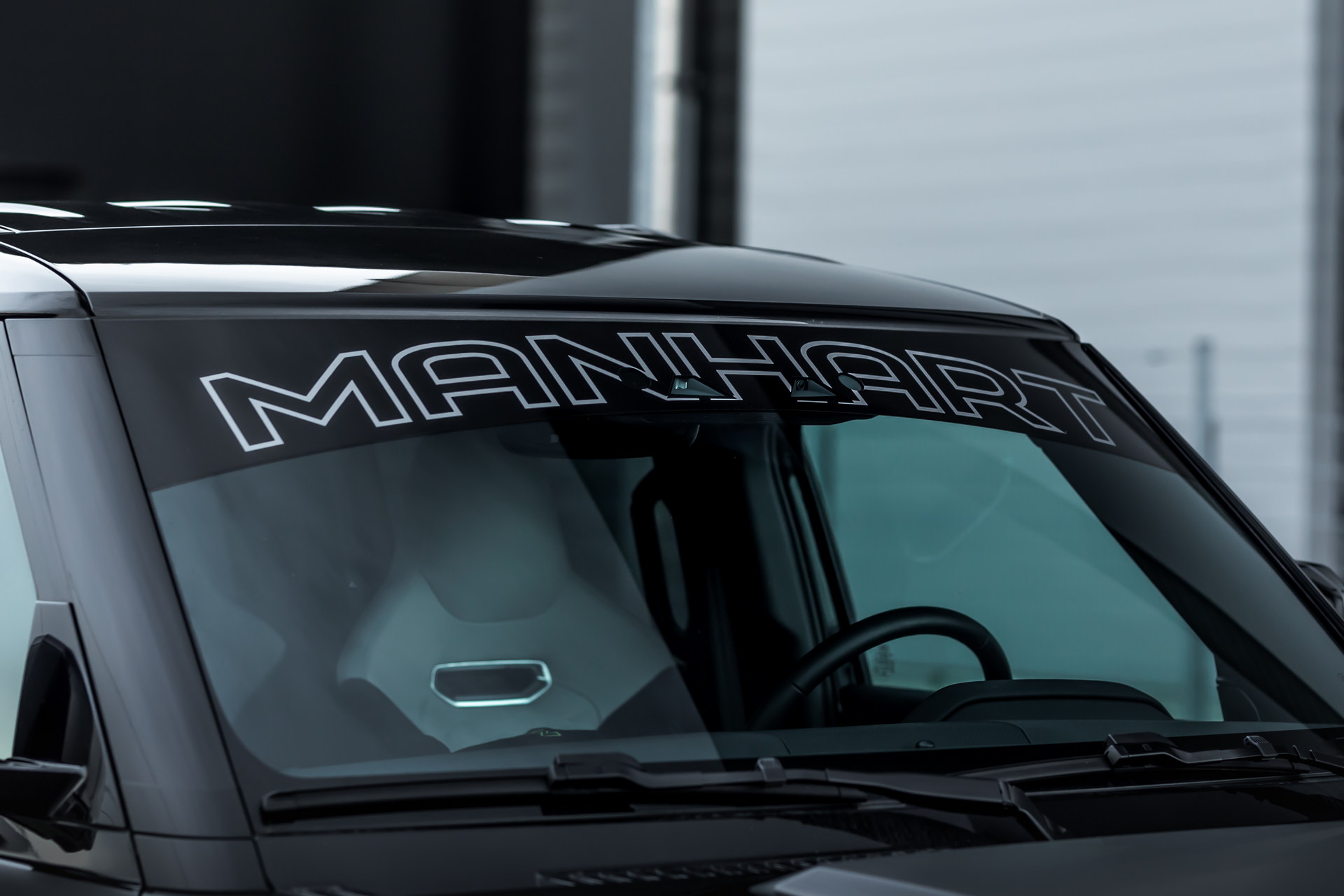 Manhart Gives The Land Rover Defender 505 Hp And 24-Inch Wheels