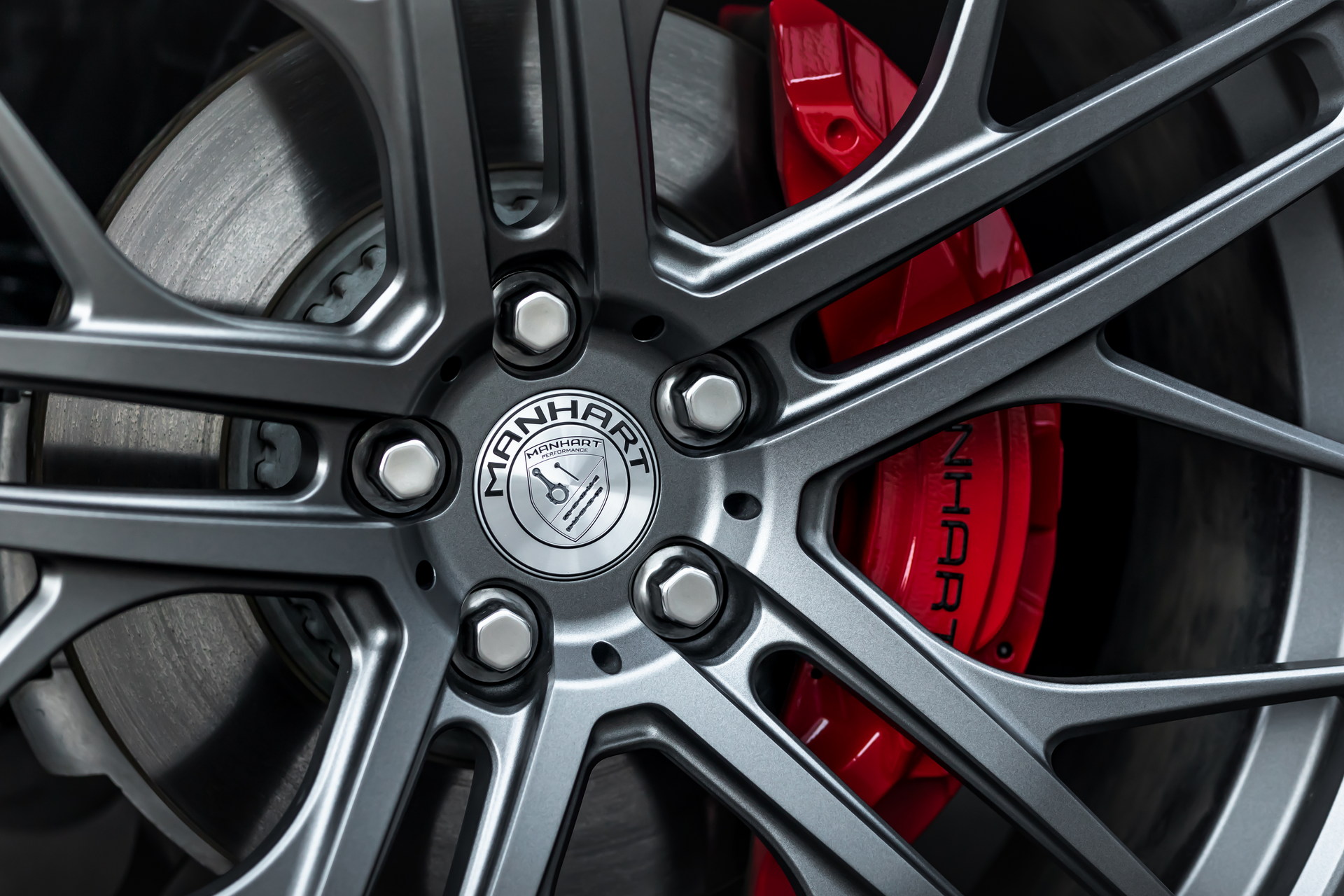 Manhart Gives The Land Rover Defender 505 Hp And 24-Inch Wheels