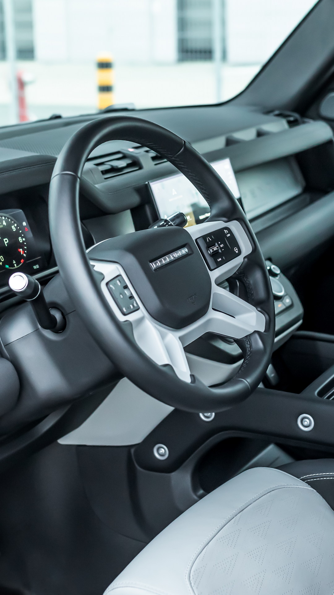 Manhart Gives The Land Rover Defender 505 Hp And 24-Inch Wheels