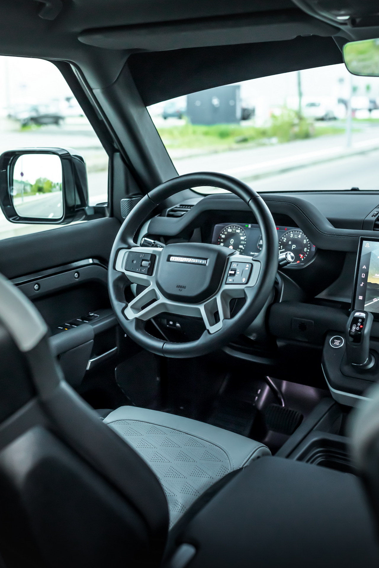 Manhart Gives The Land Rover Defender 505 Hp And 24-Inch Wheels