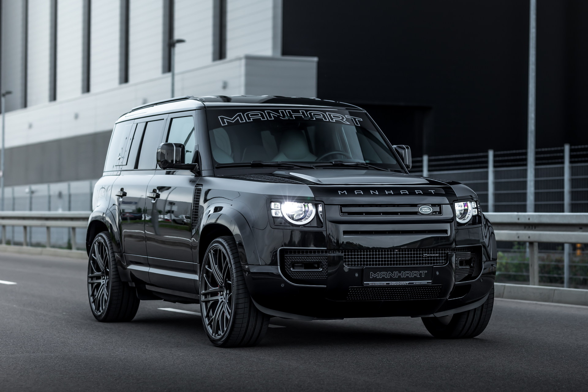 Manhart Gives The Land Rover Defender 505 Hp And 24-Inch Wheels
