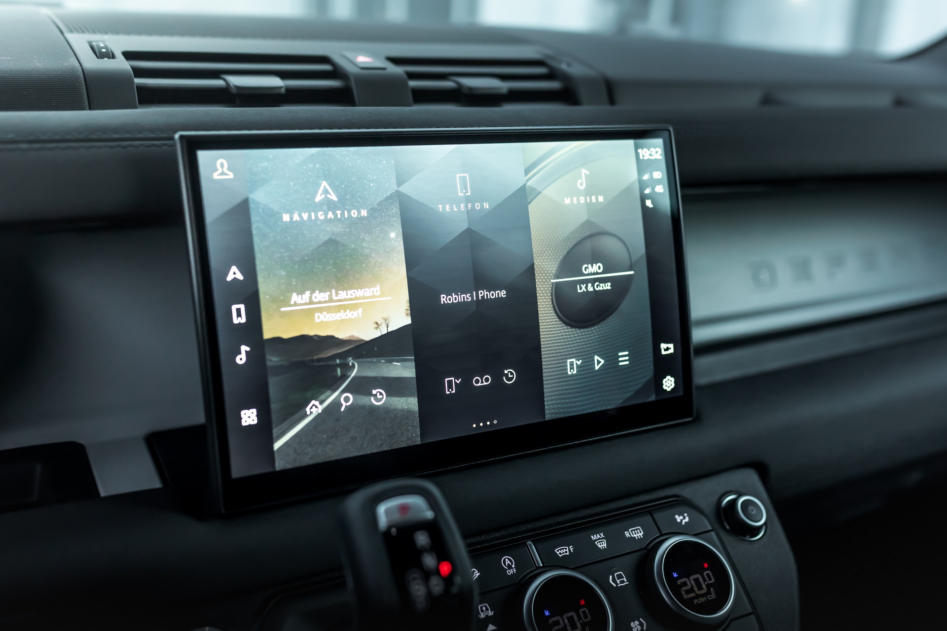 Manhart Gives The Land Rover Defender 505 Hp And 24-Inch Wheels