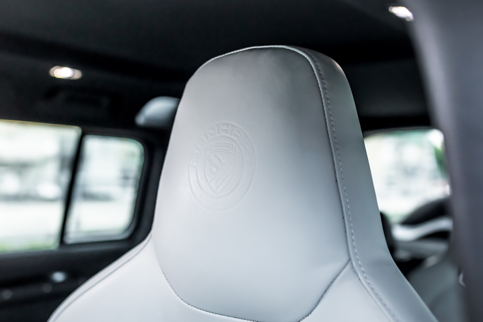 Manhart Gives The Land Rover Defender 505 Hp And 24-Inch Wheels