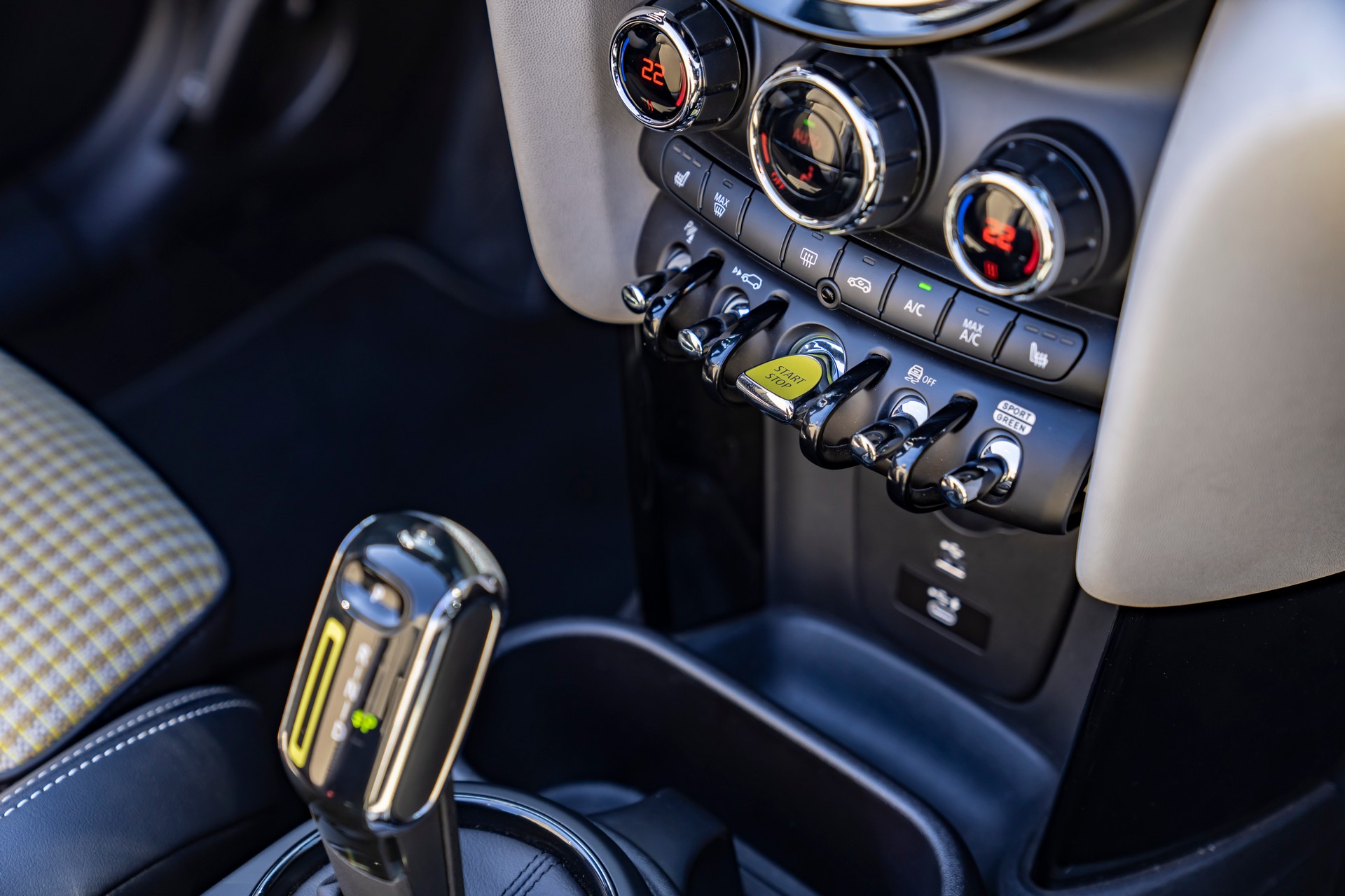 Mini Cooper SE Convertible Is A One-Off EV Built For Enthusiasts