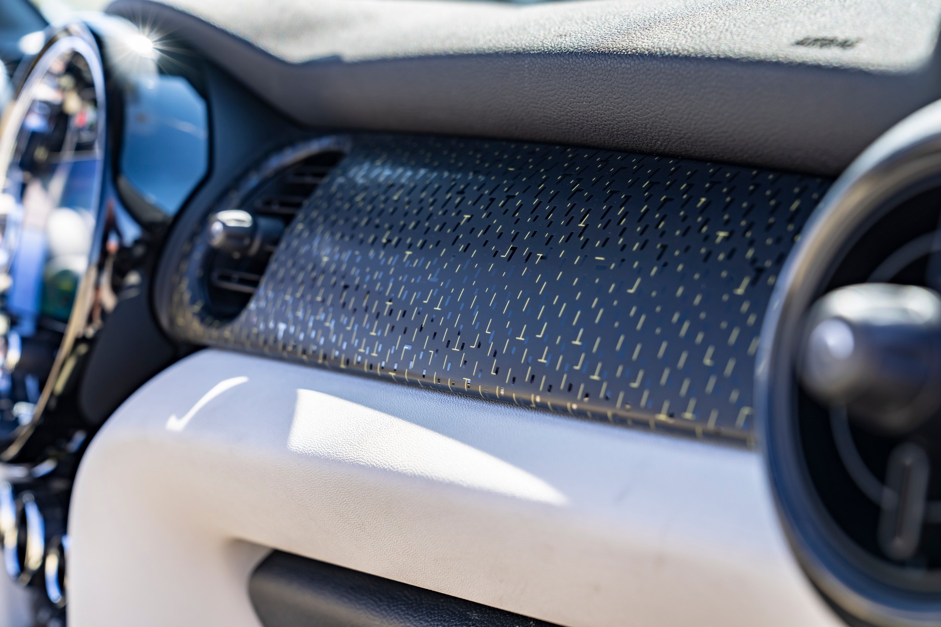 Mini Cooper SE Convertible Is A One-Off EV Built For Enthusiasts