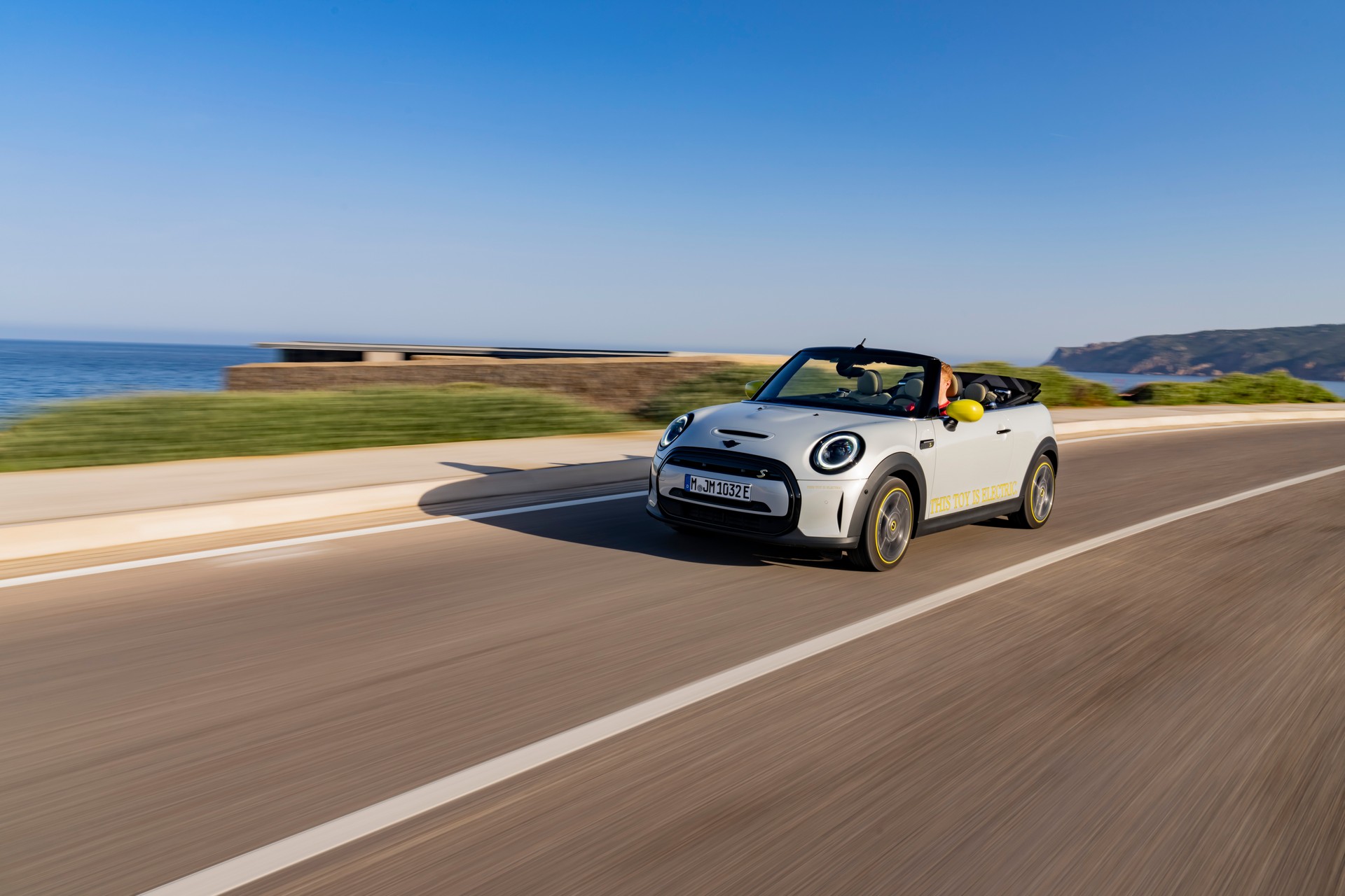 Mini Cooper SE Convertible Is A One-Off EV Built For Enthusiasts