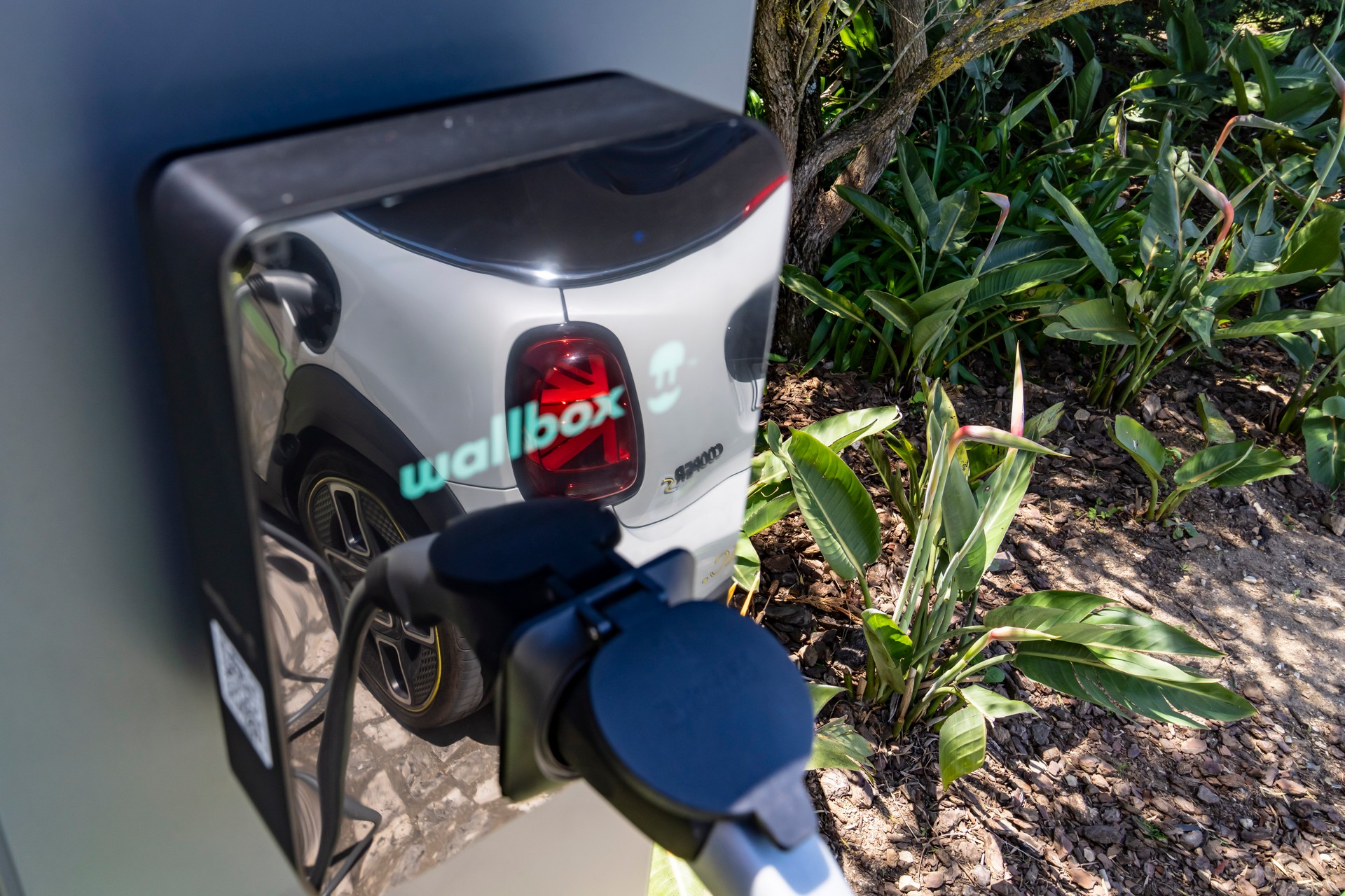 Mini Cooper SE Convertible Is A One-Off EV Built For Enthusiasts