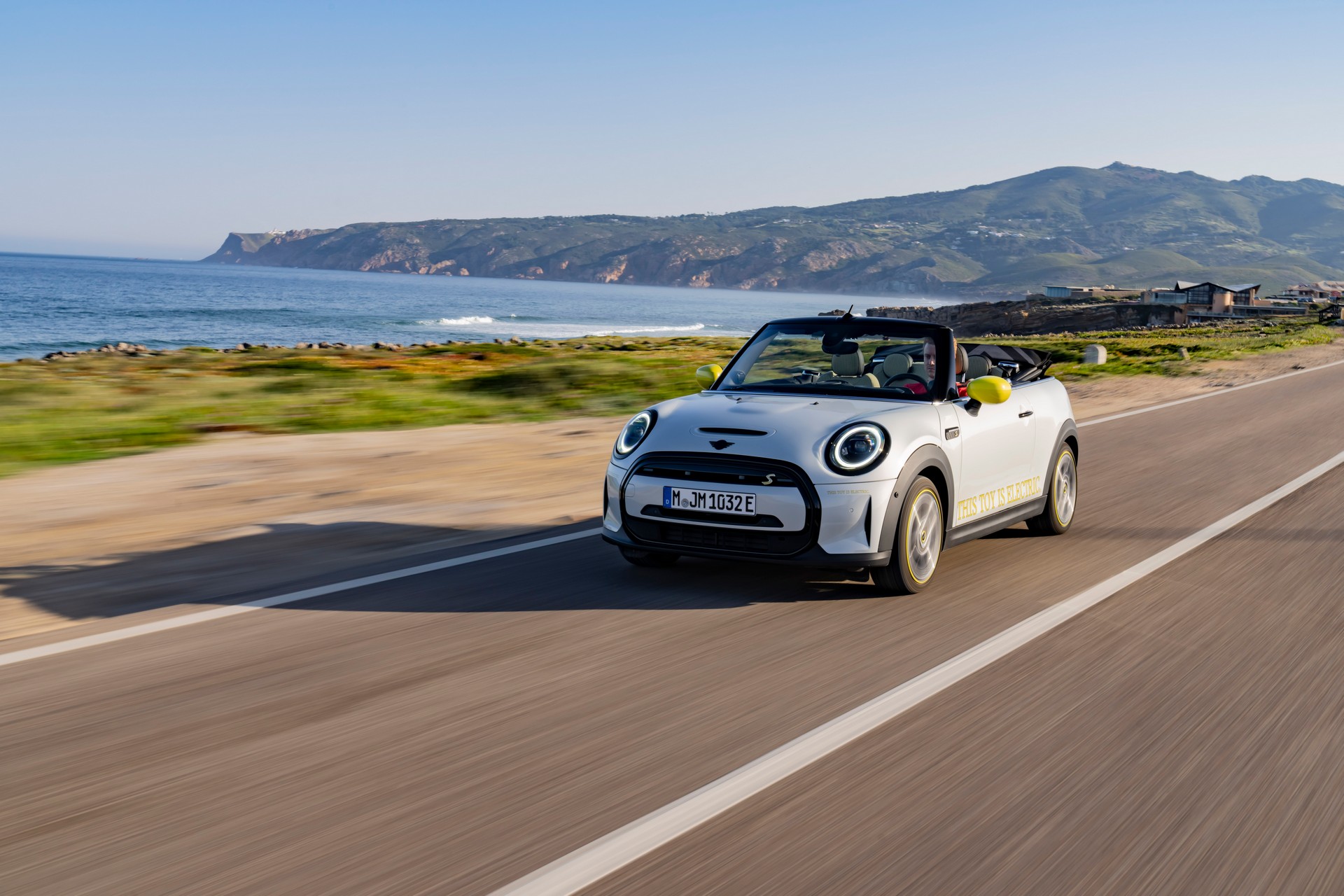 Mini Cooper SE Convertible Is A One-Off EV Built For Enthusiasts