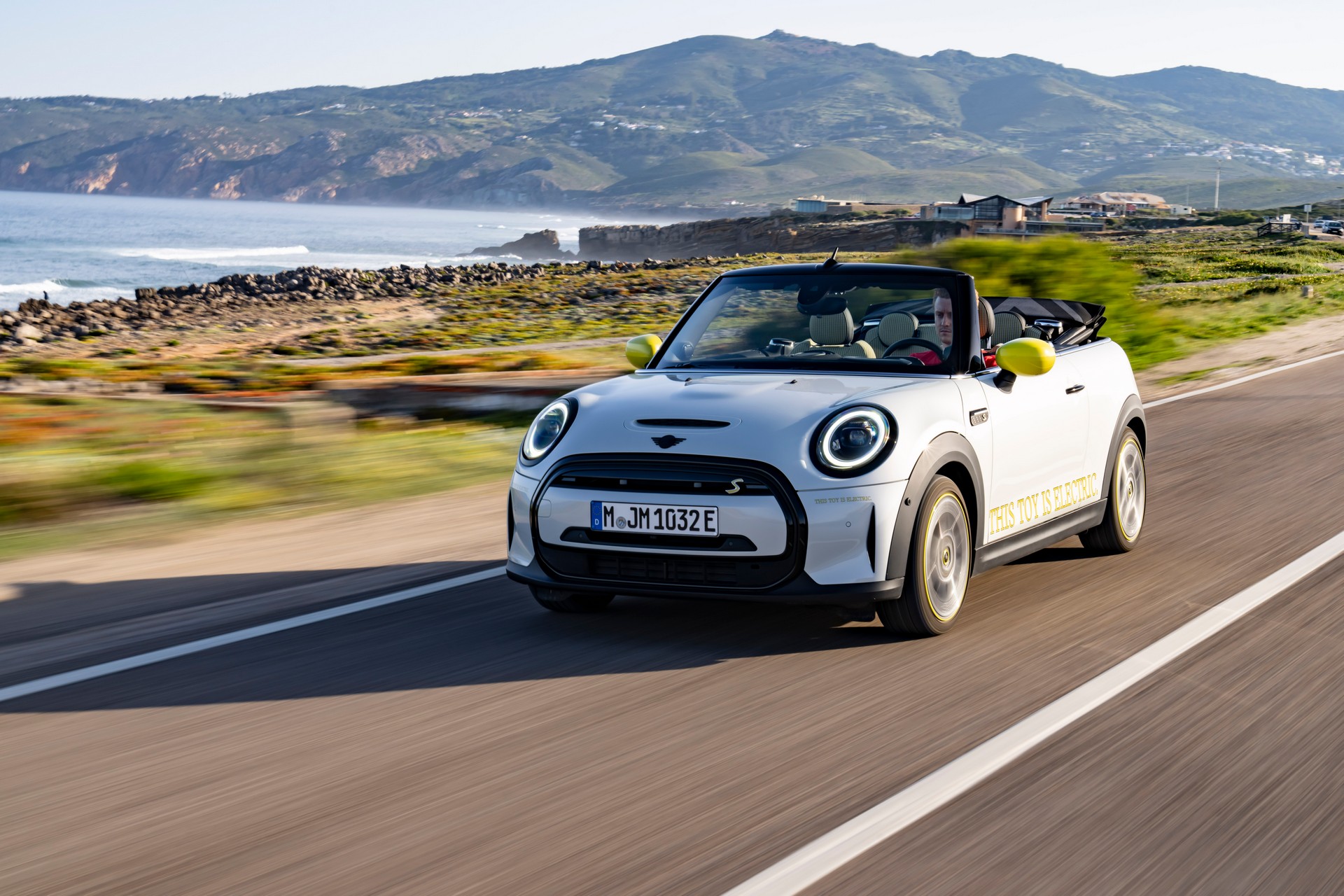 Mini Cooper SE Convertible Is A One-Off EV Built For Enthusiasts