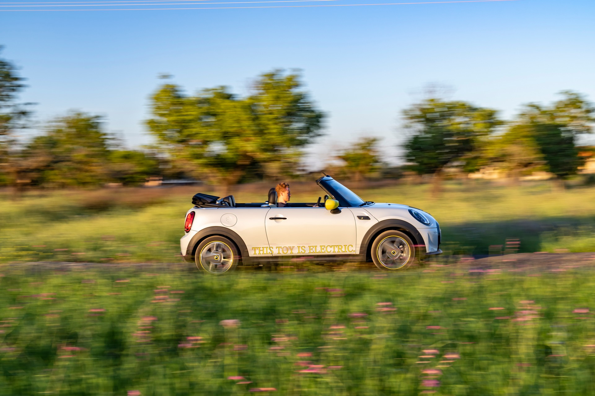 Mini Cooper SE Convertible Is A One-Off EV Built For Enthusiasts