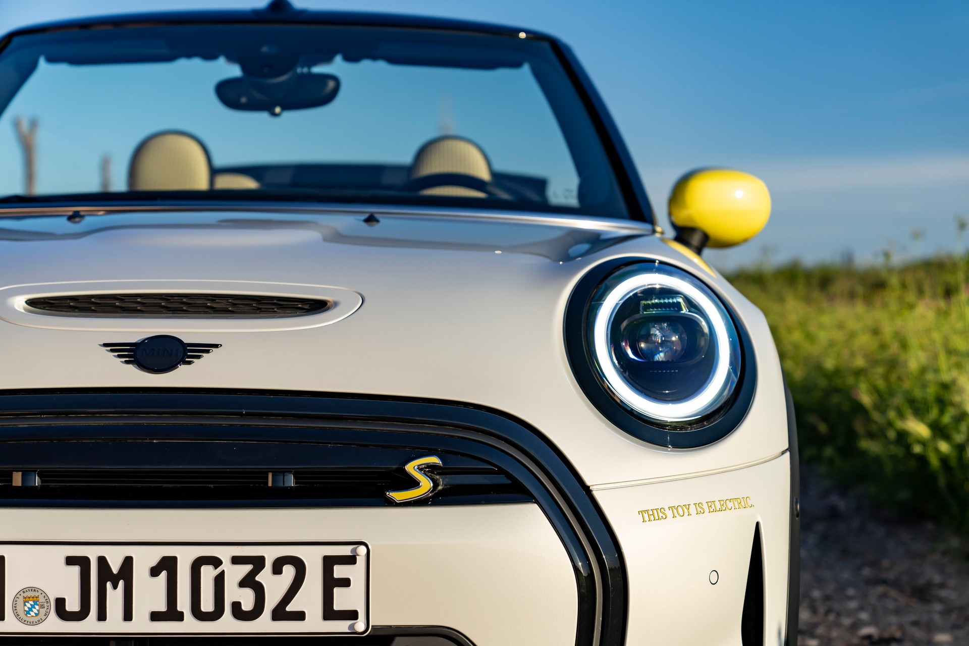 Mini Cooper SE Convertible Is A One-Off EV Built For Enthusiasts
