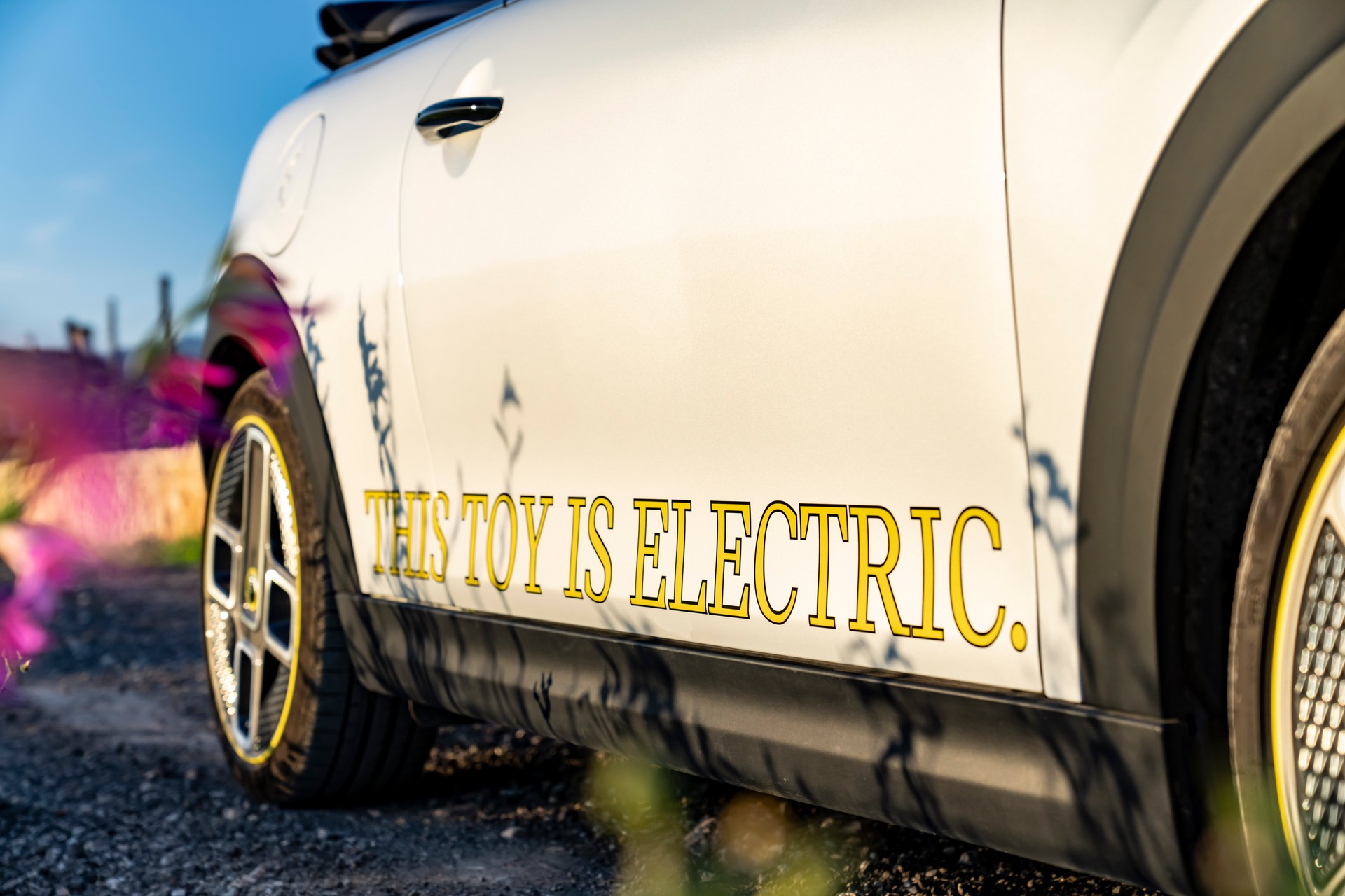 Mini Cooper SE Convertible Is A One-Off EV Built For Enthusiasts