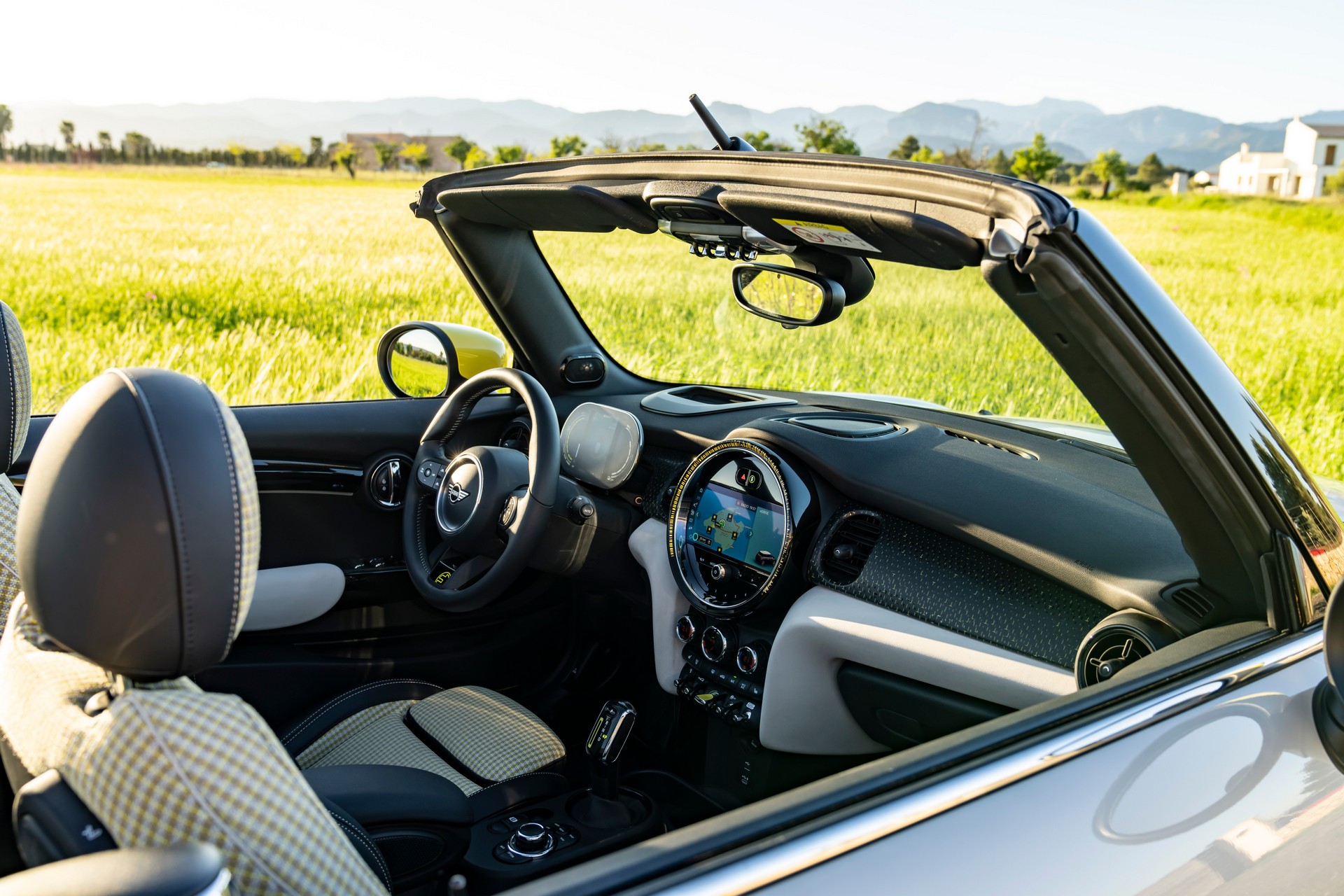 Mini Cooper SE Convertible Is A One-Off EV Built For Enthusiasts