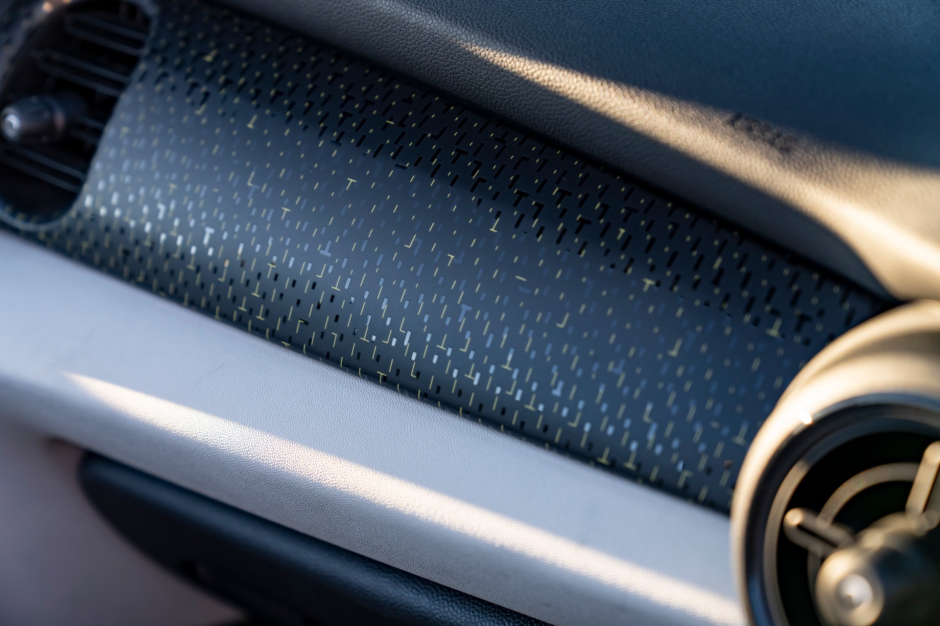 Mini Cooper SE Convertible Is A One-Off EV Built For Enthusiasts